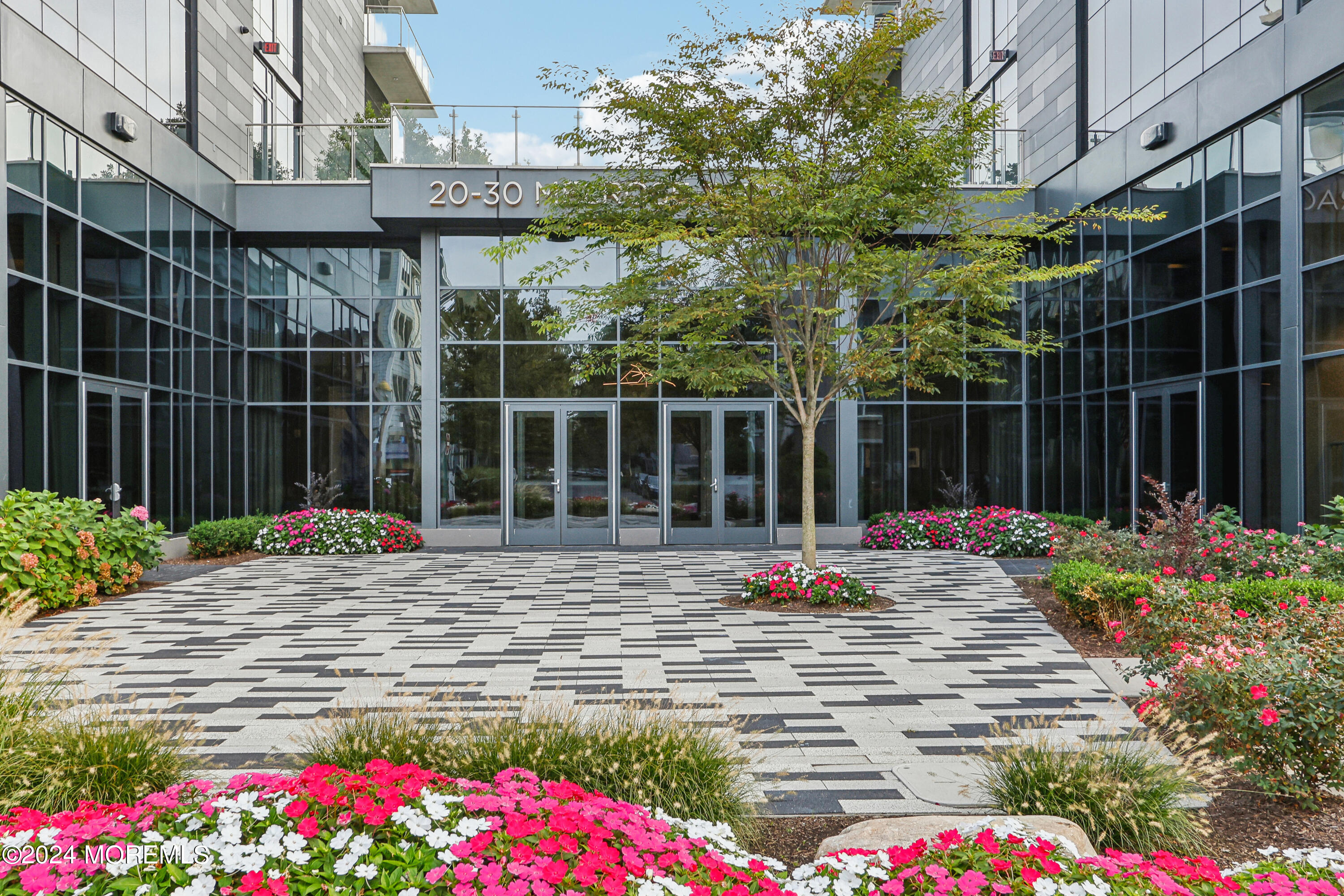 20 Melrose Terrace, 605