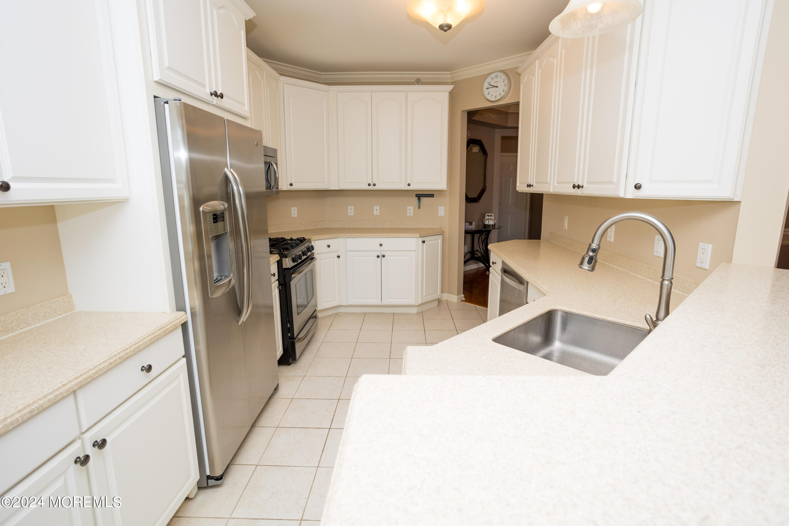 1404 Cedar Village Boulevard, 404