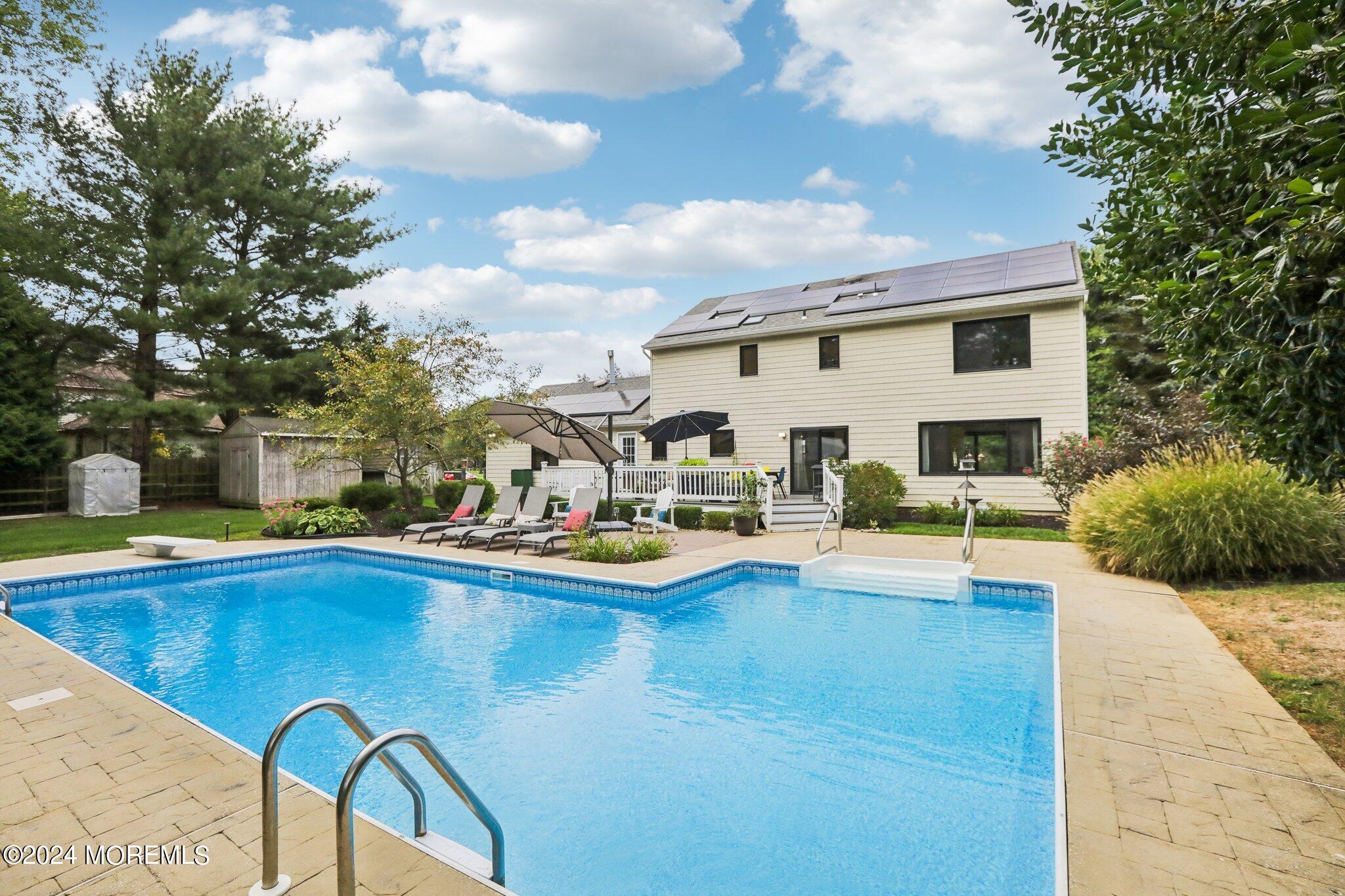 2 Green Meadow Drive