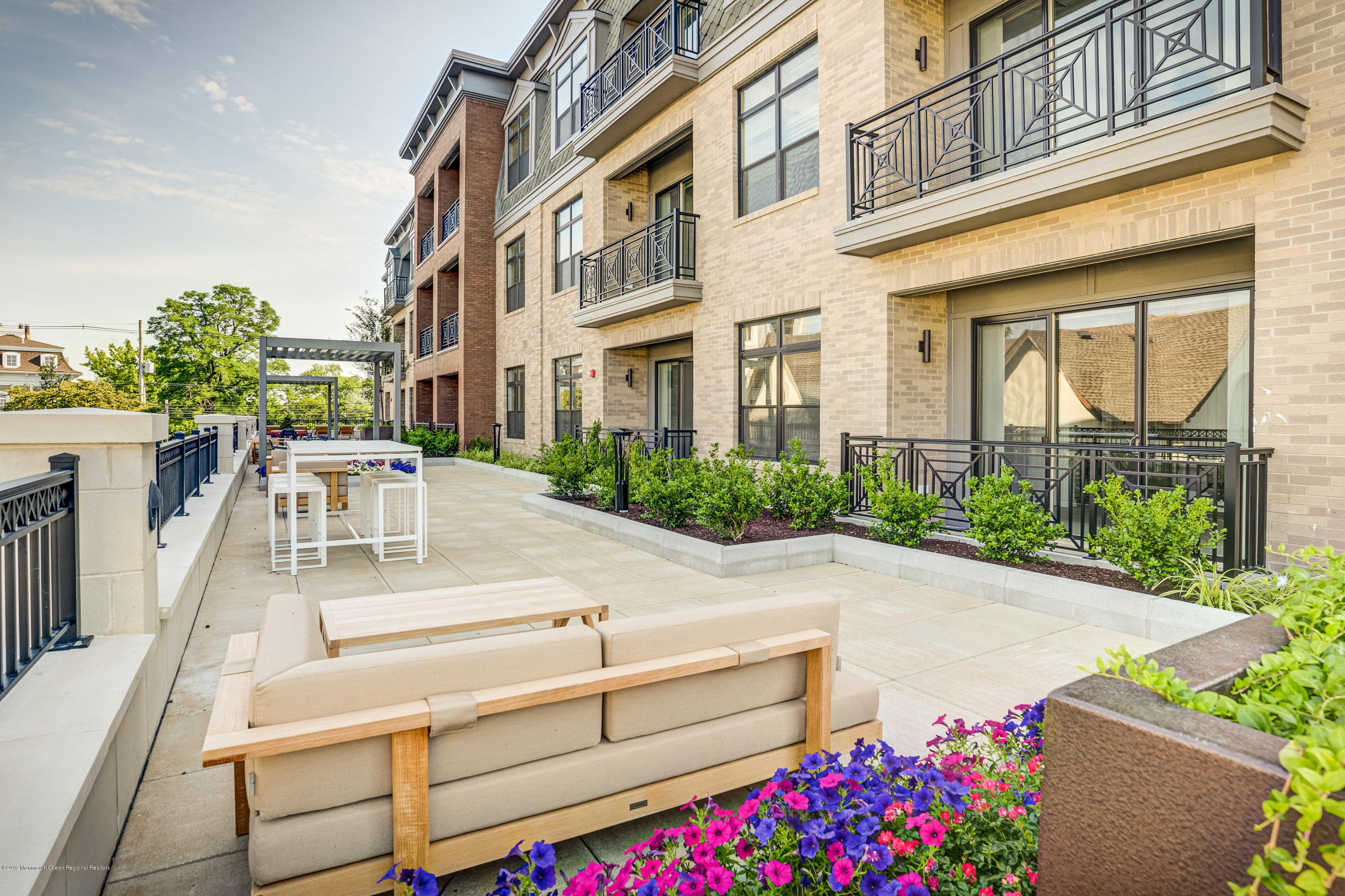 55 W Front Street, 406