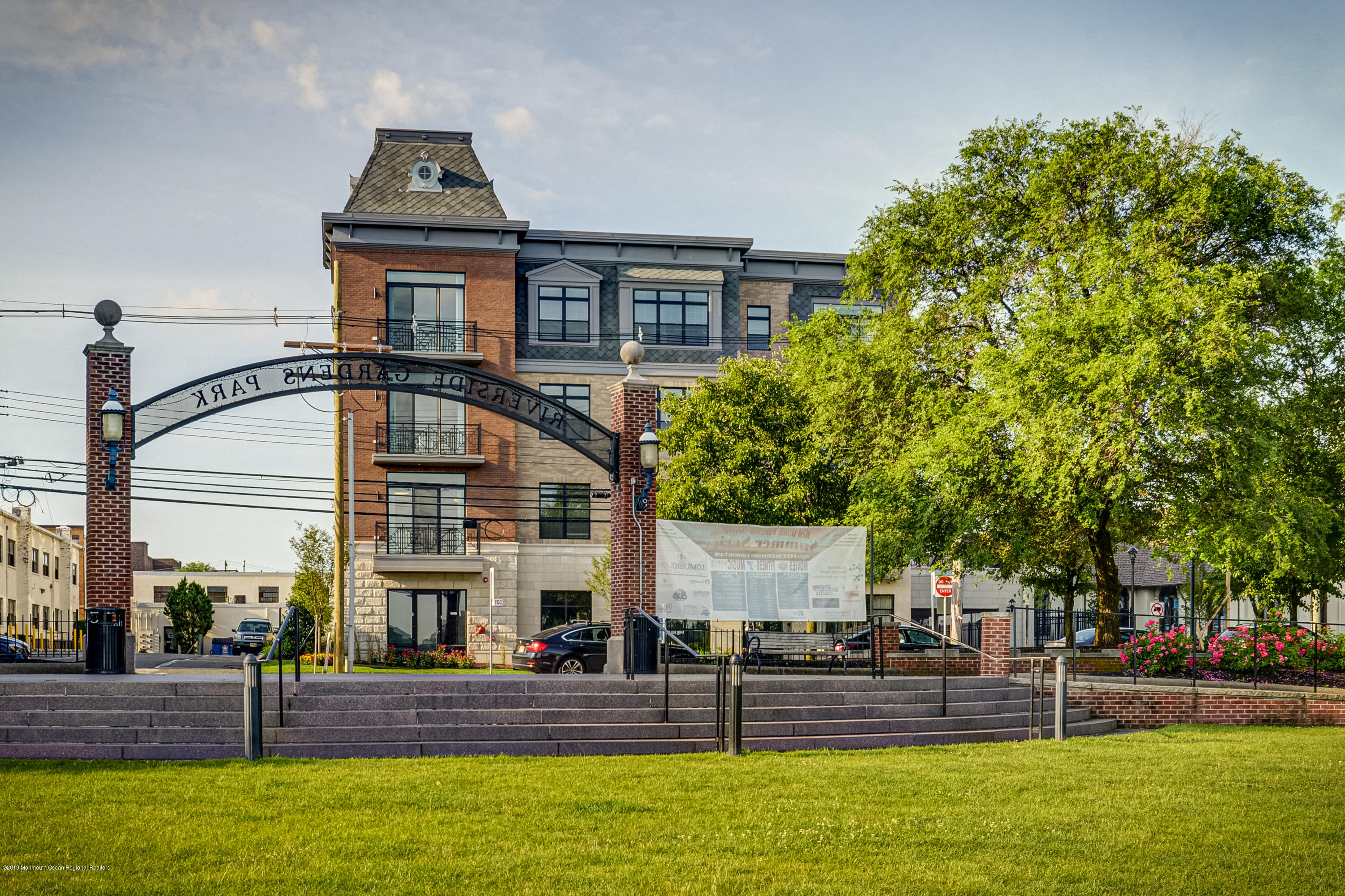 55 W Front Street, 406