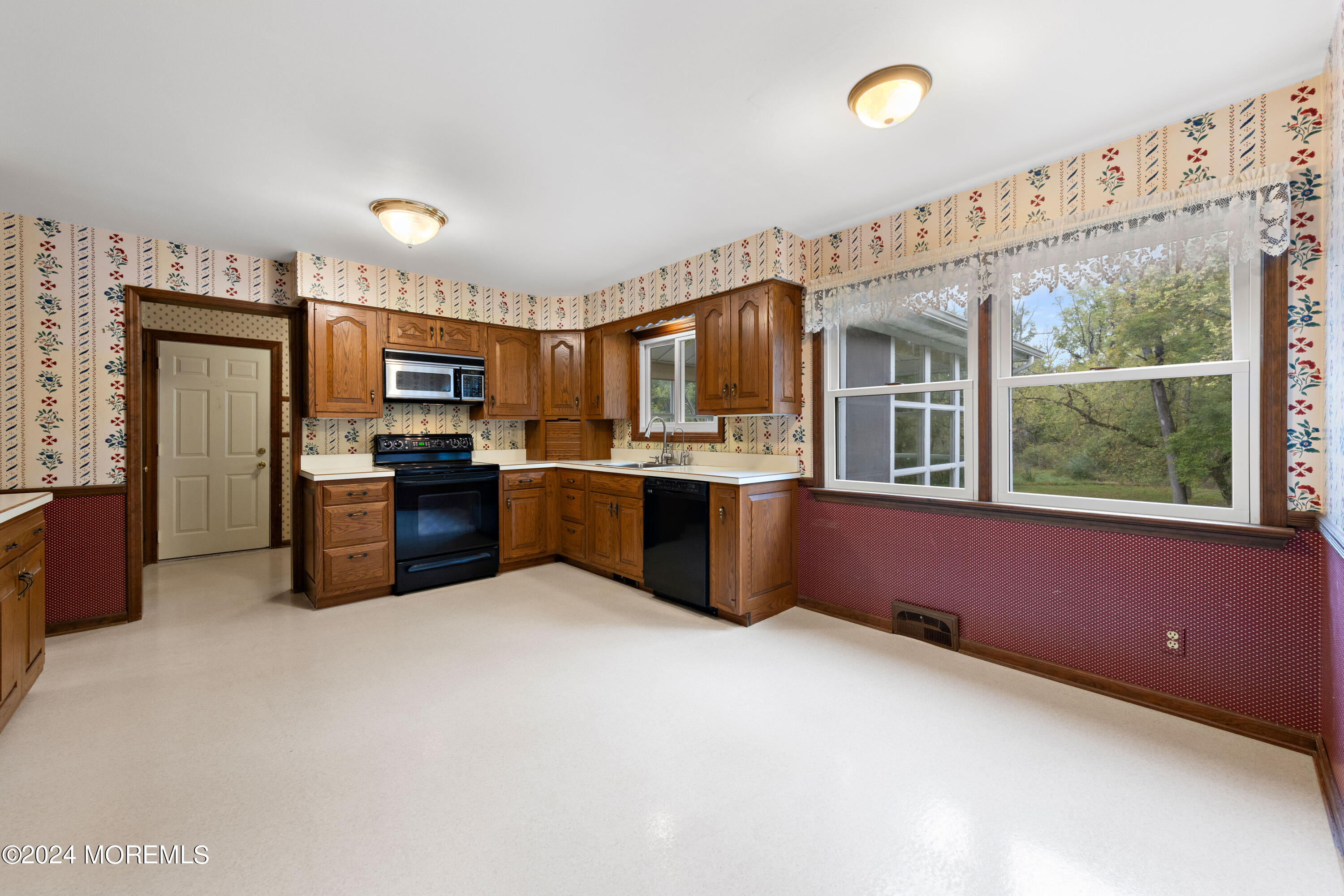17 Laurelwood Drive
