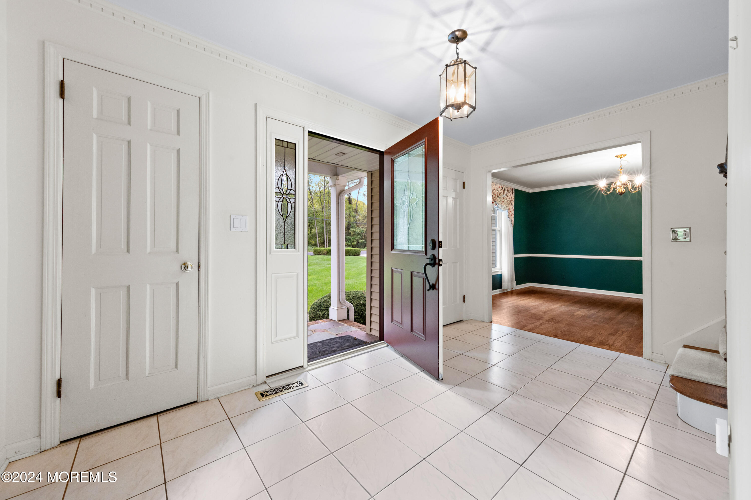 17 Laurelwood Drive