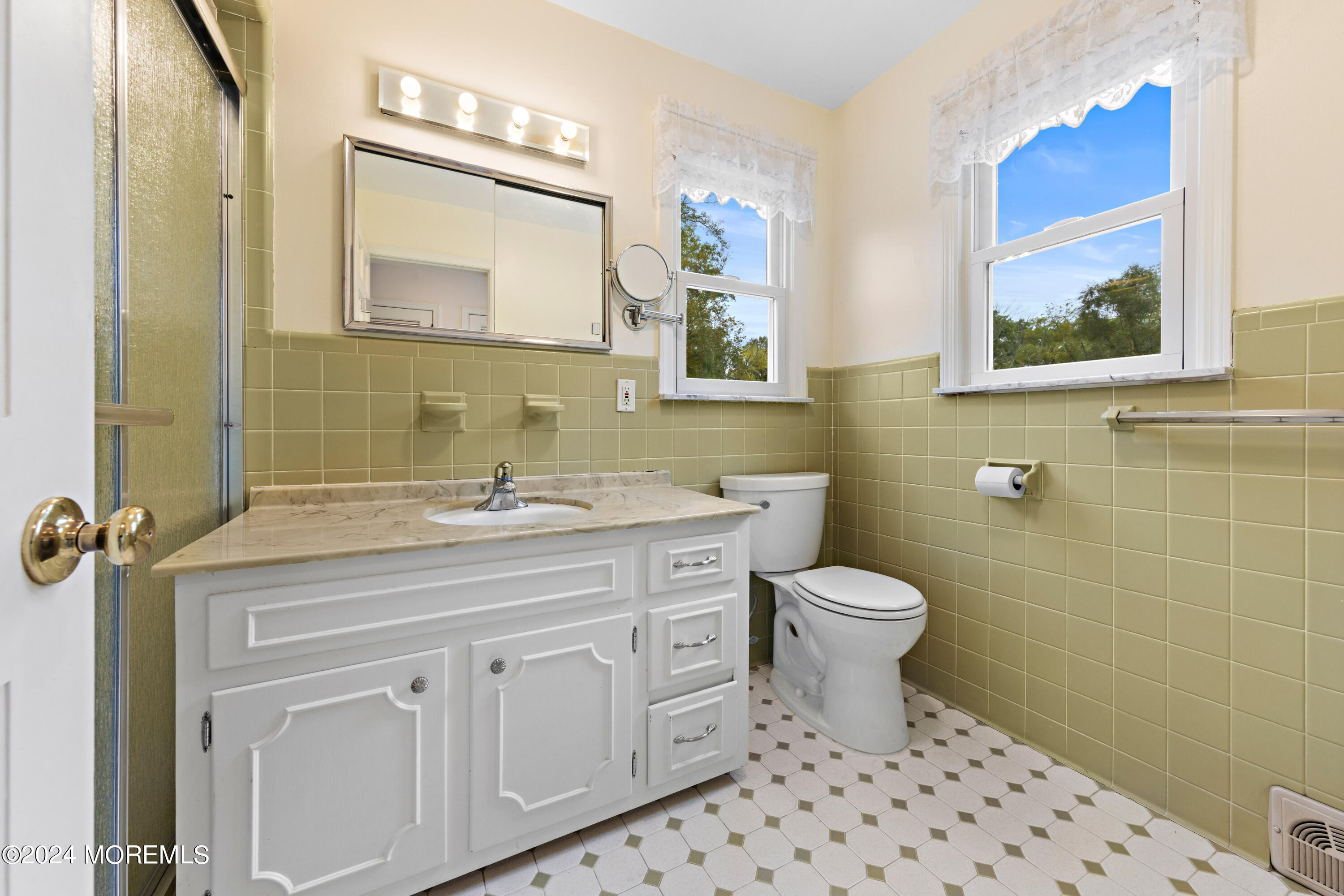17 Laurelwood Drive