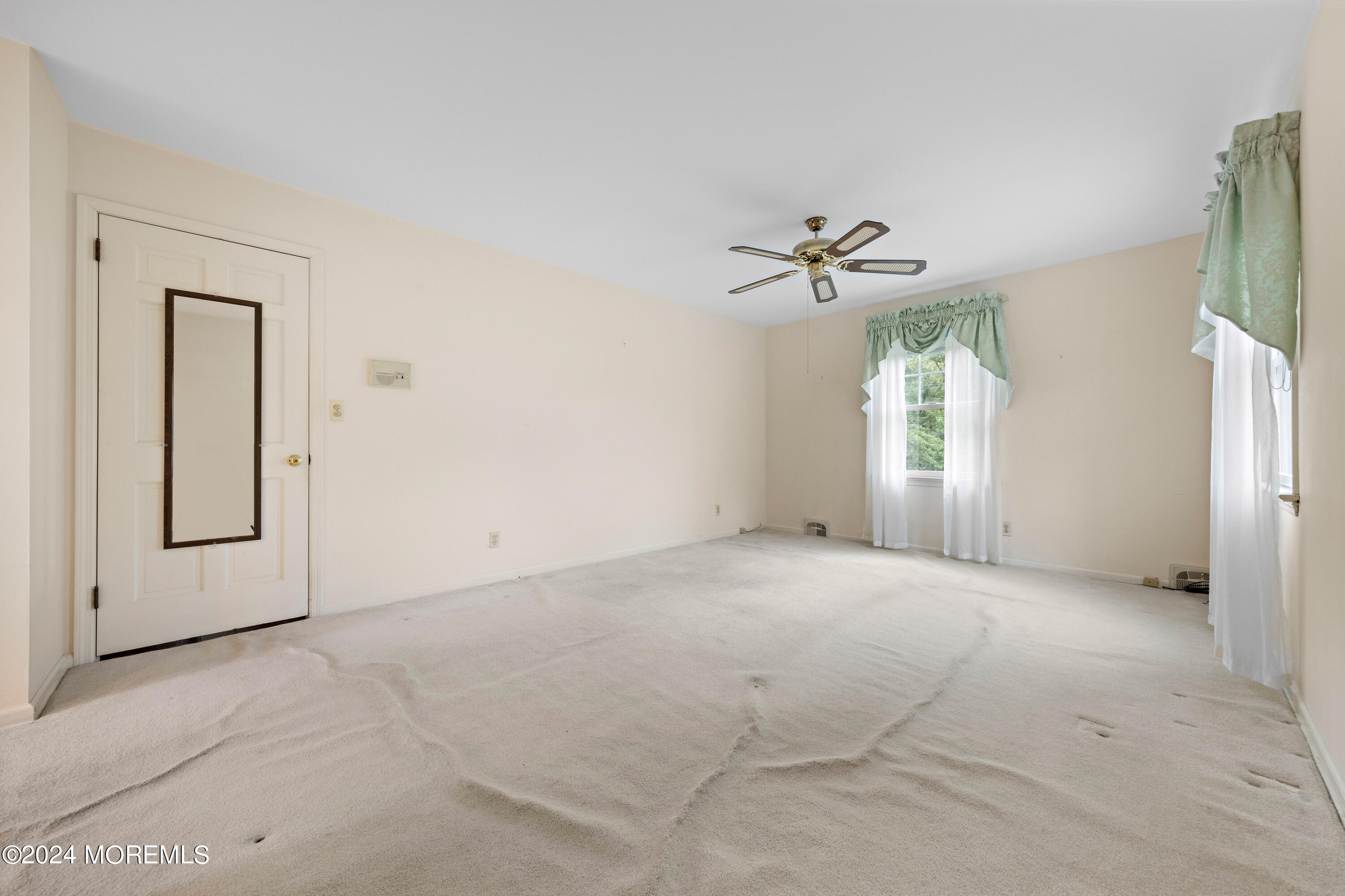 17 Laurelwood Drive