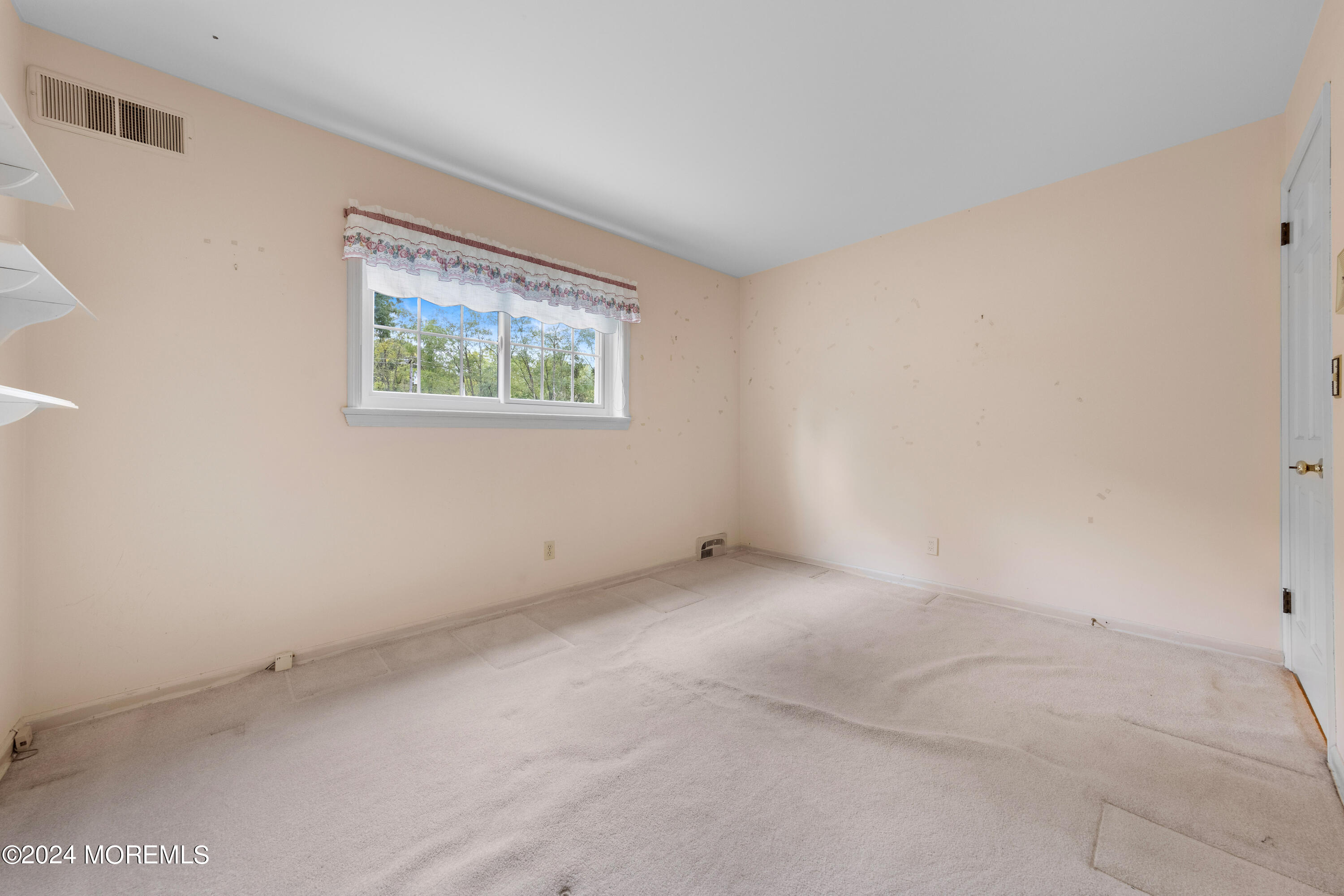 17 Laurelwood Drive