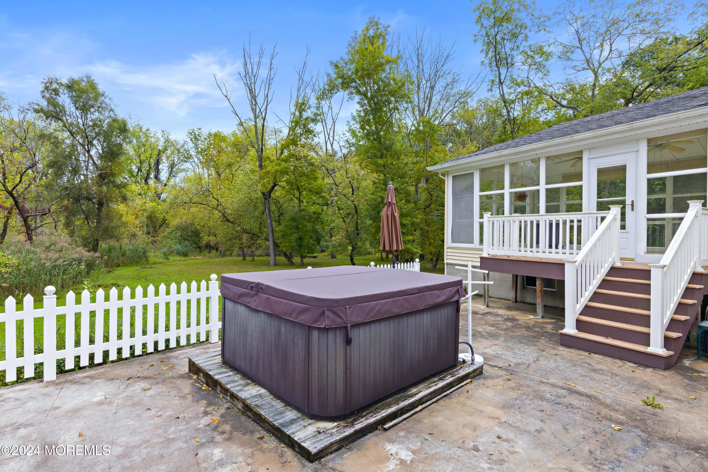 17 Laurelwood Drive