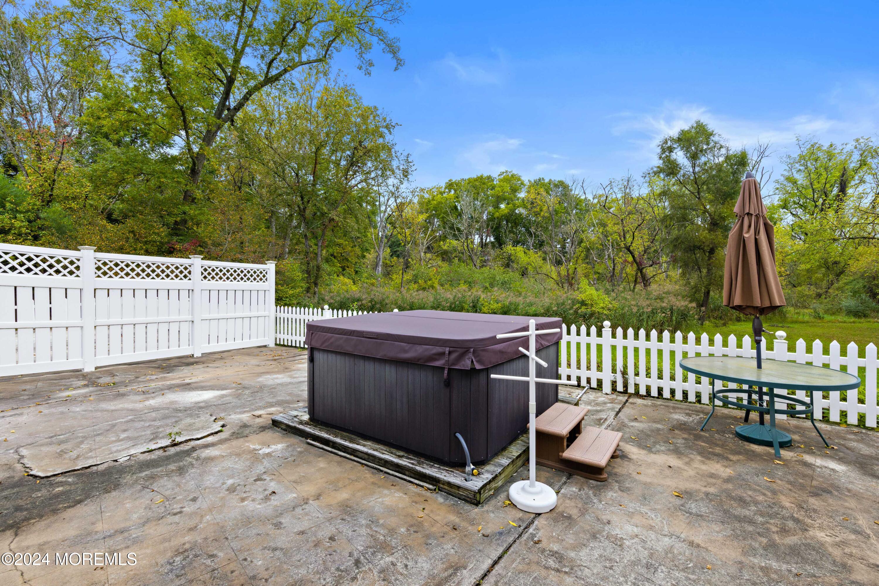 17 Laurelwood Drive