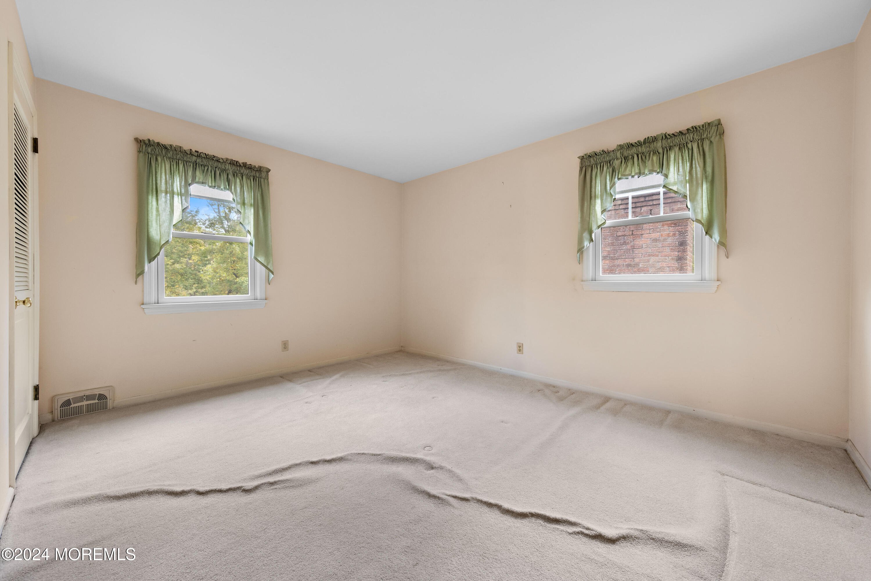 17 Laurelwood Drive