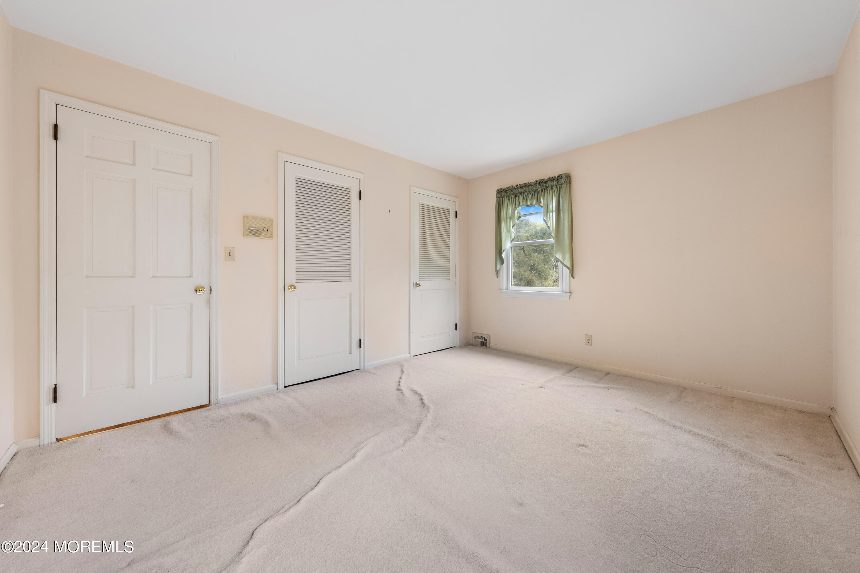 17 Laurelwood Drive