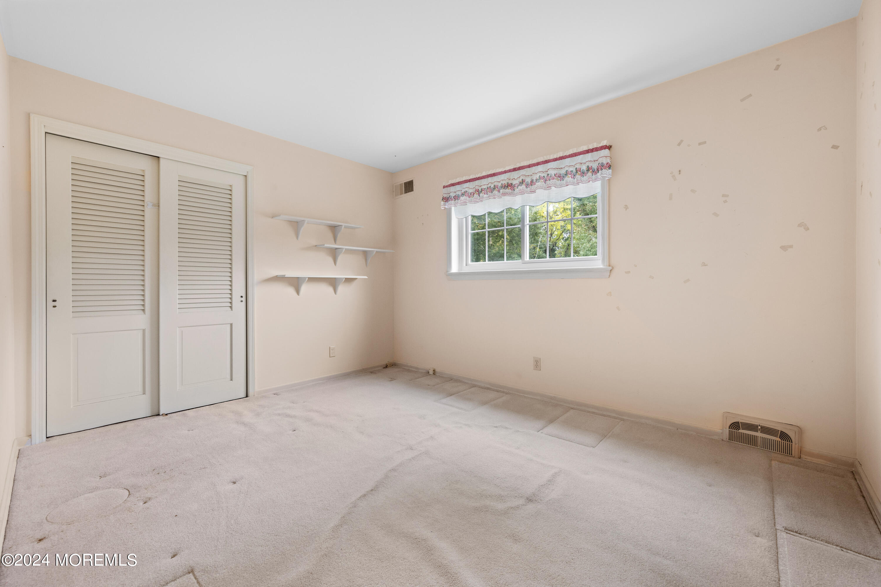 17 Laurelwood Drive