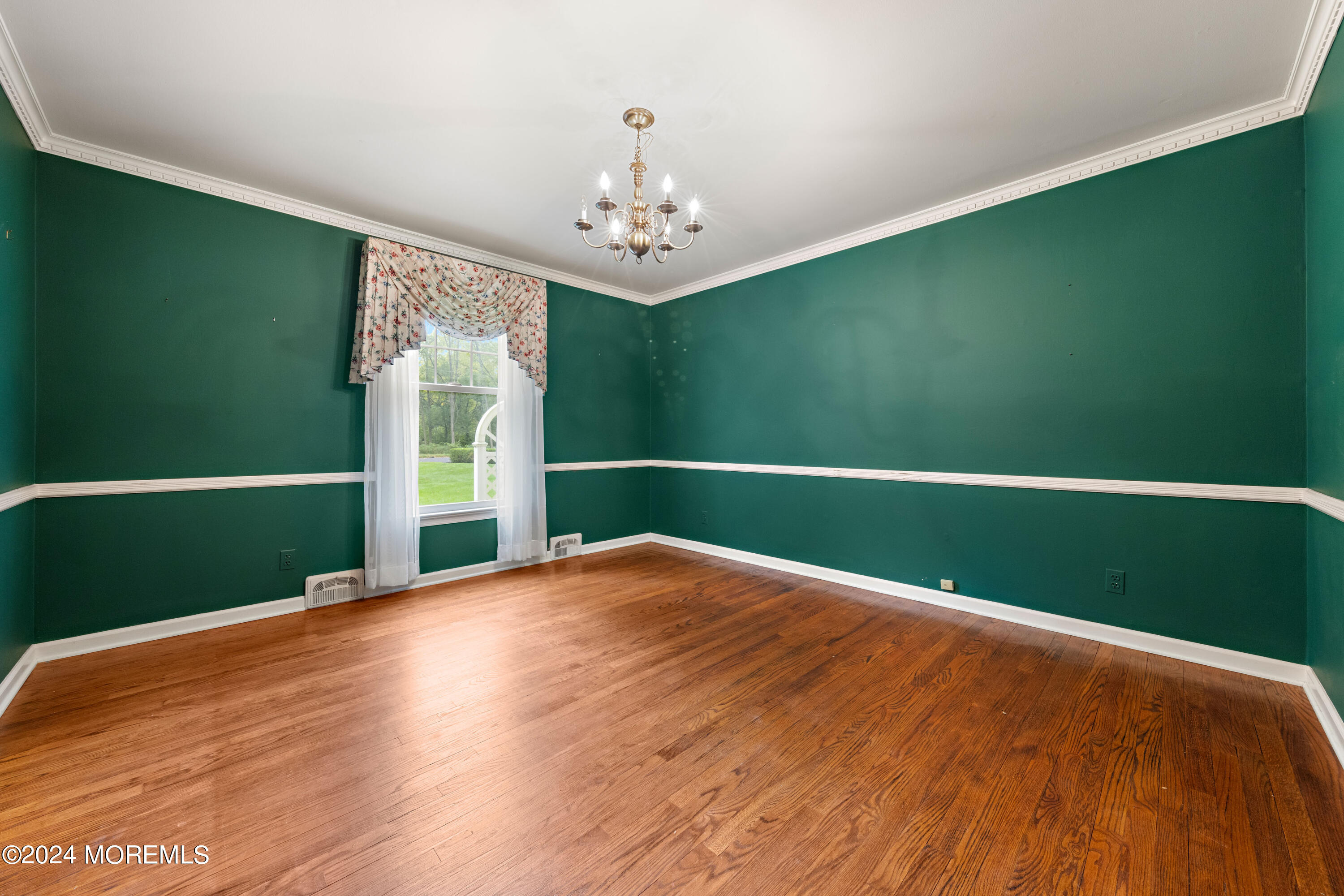 17 Laurelwood Drive
