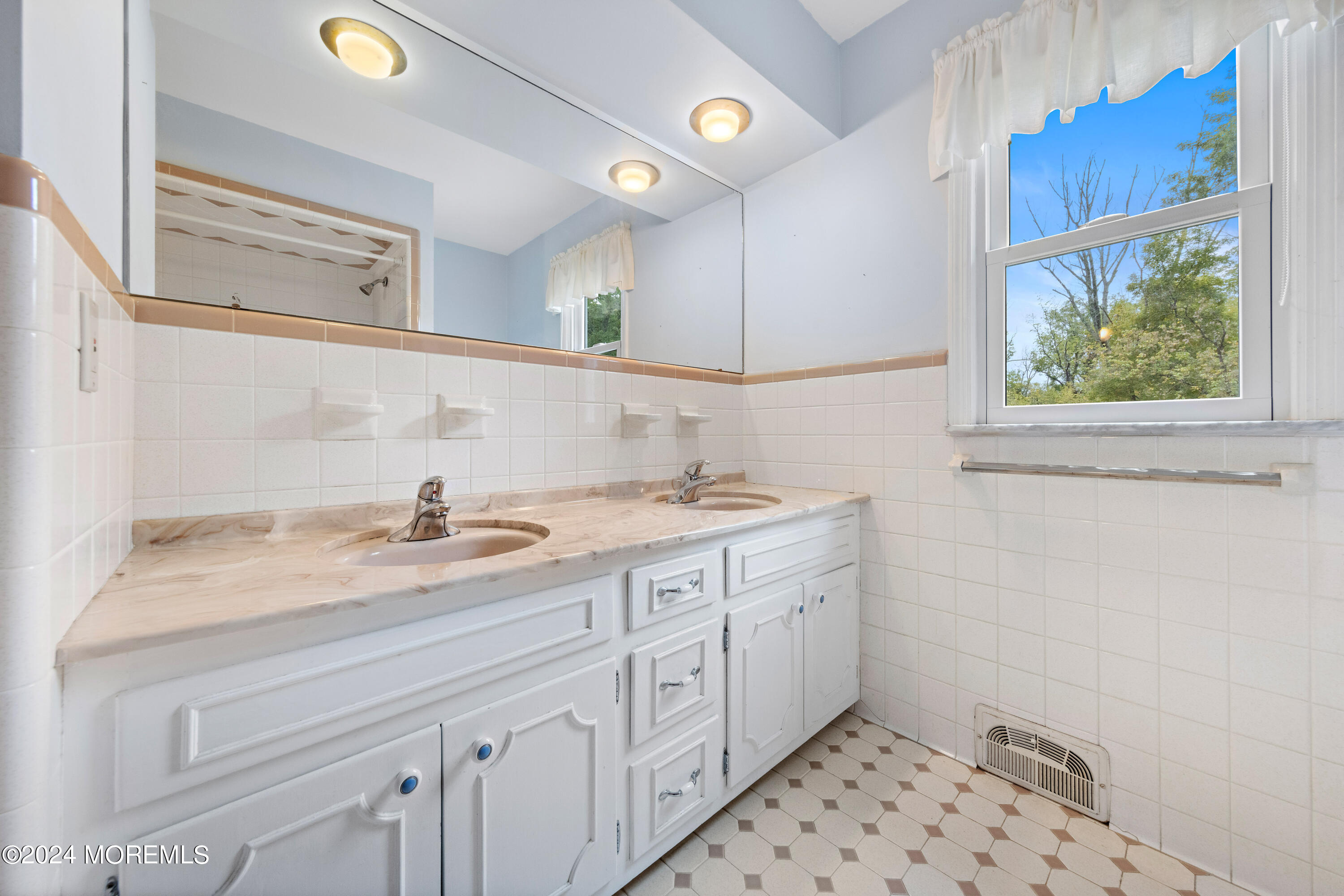 17 Laurelwood Drive