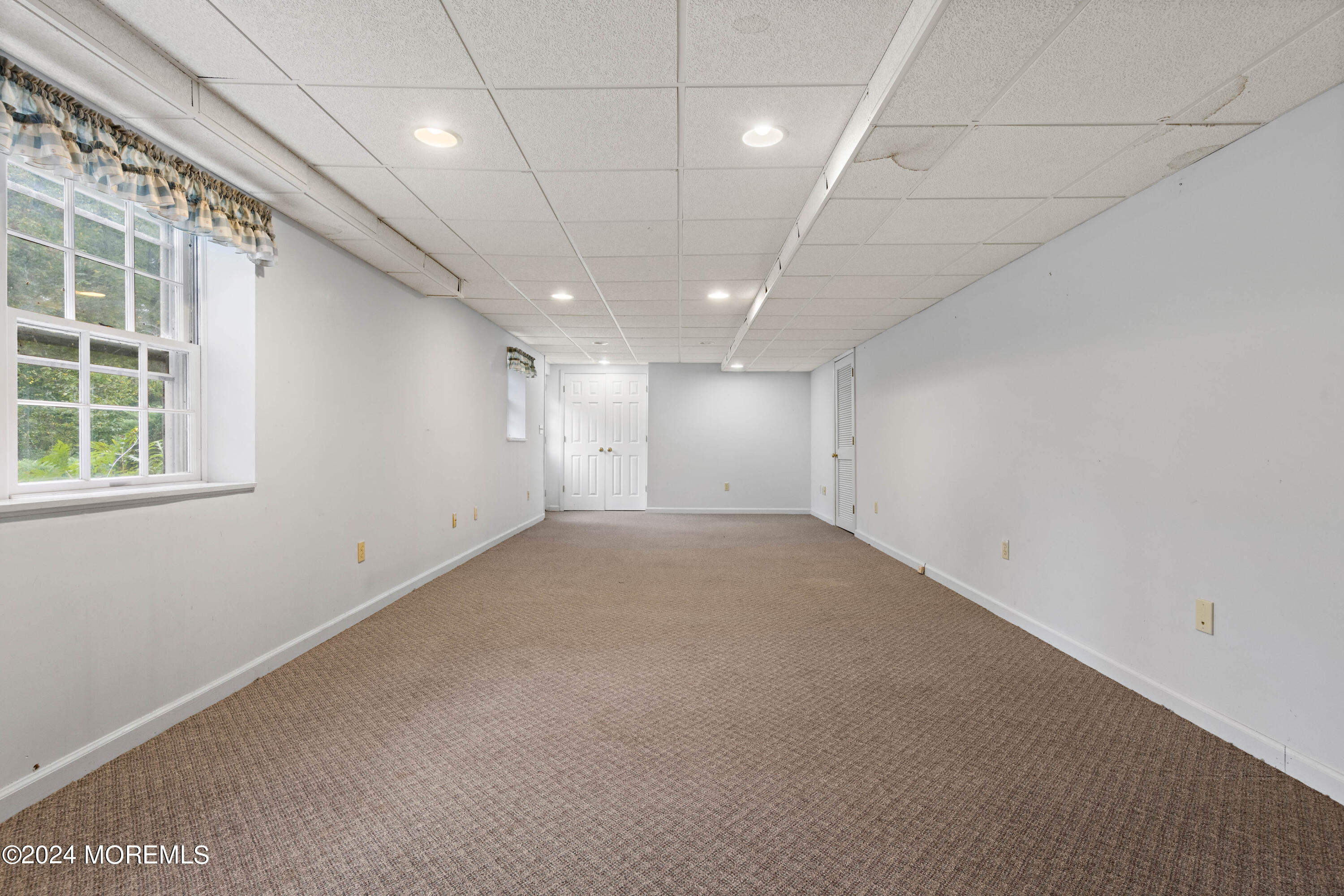 17 Laurelwood Drive