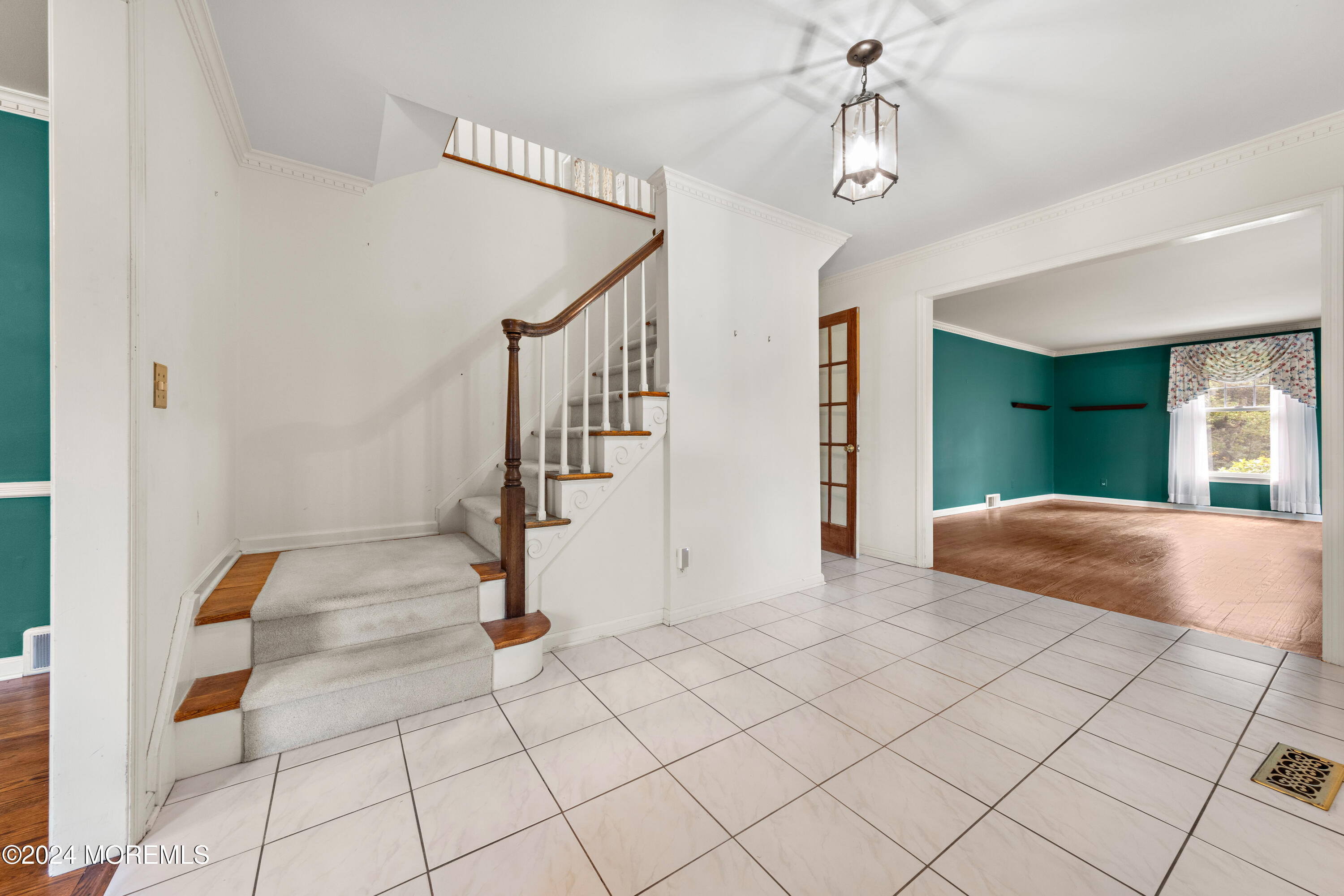 17 Laurelwood Drive