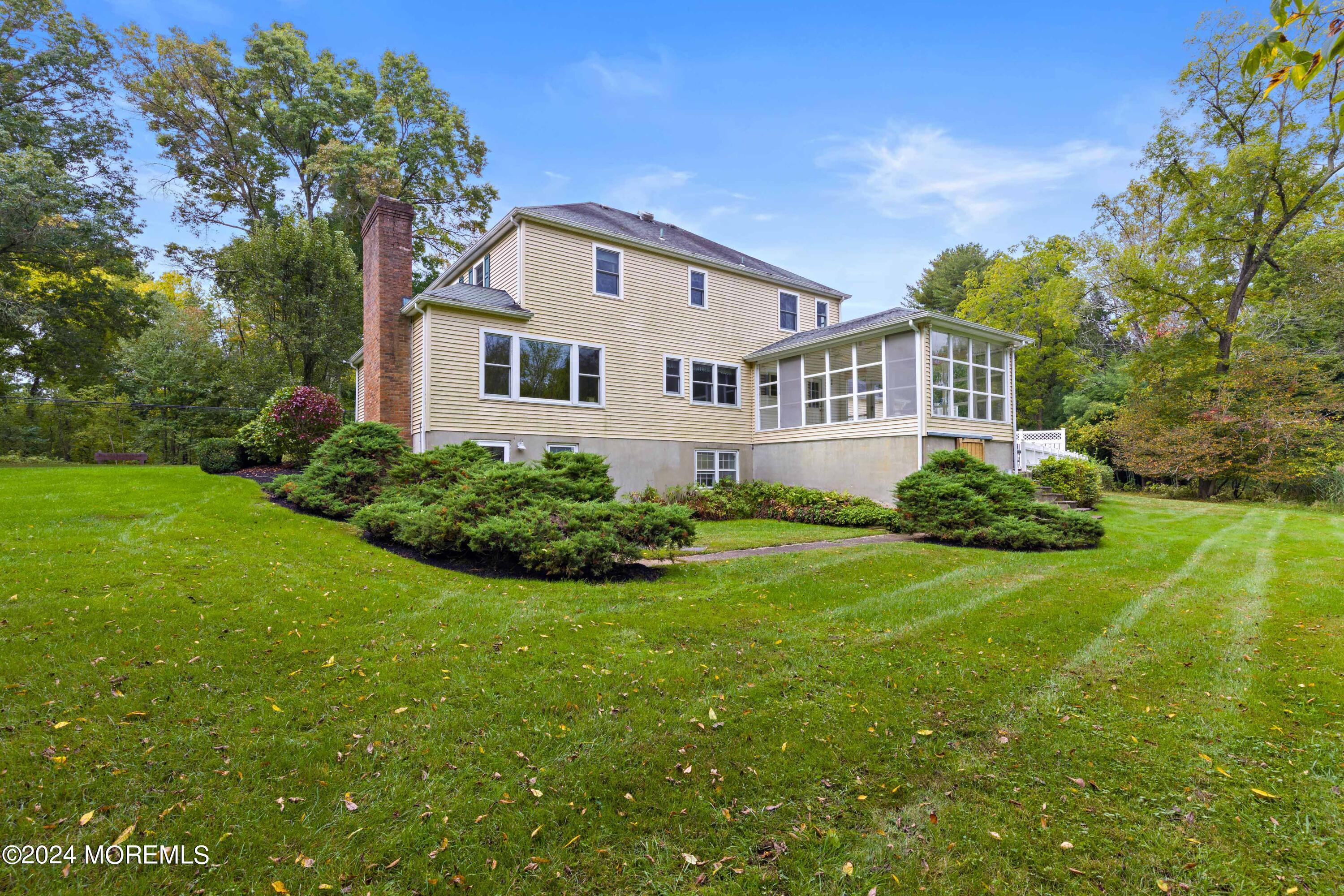 17 Laurelwood Drive