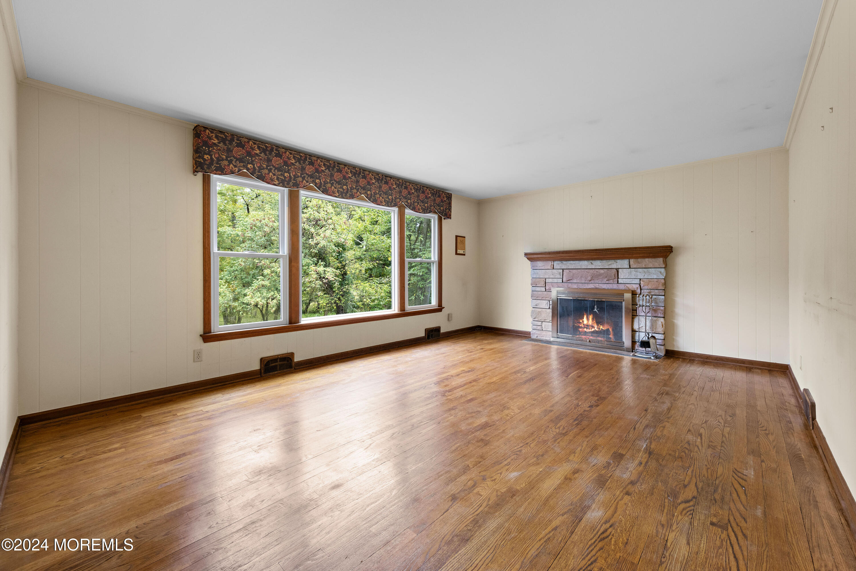 17 Laurelwood Drive