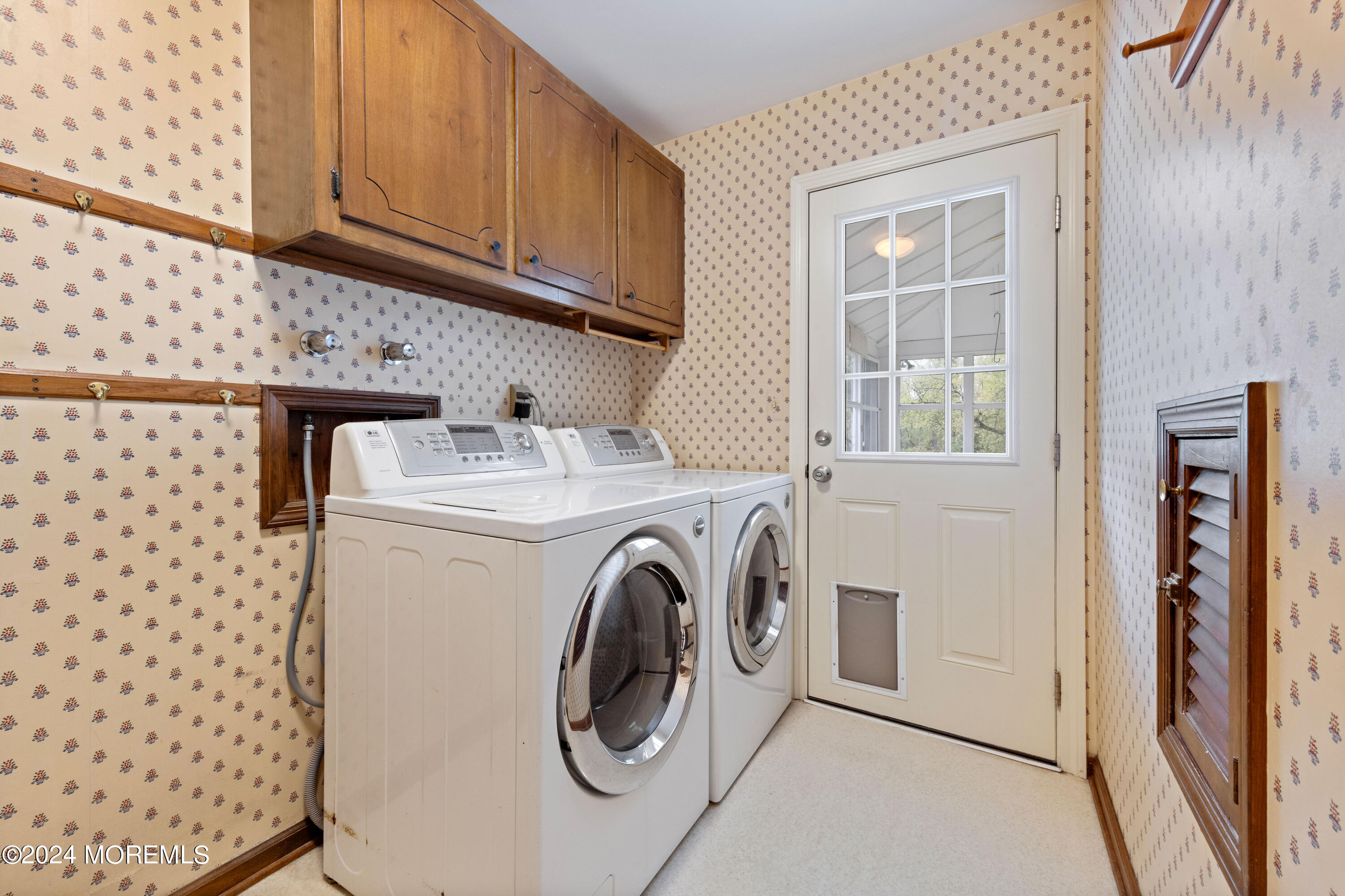 17 Laurelwood Drive