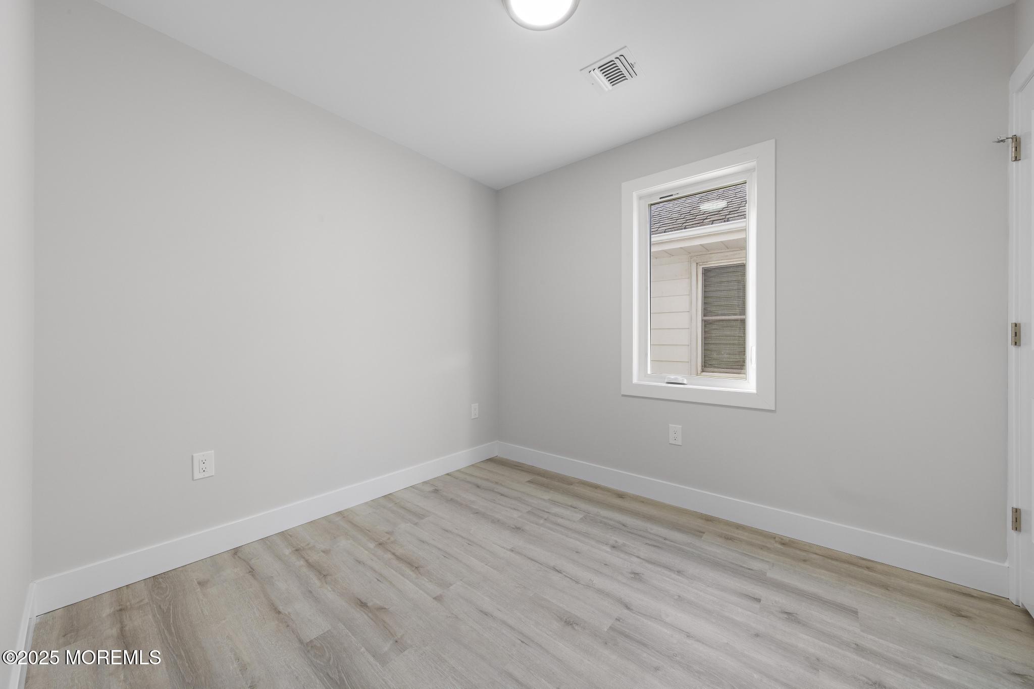 233 Dupont Avenue, 1