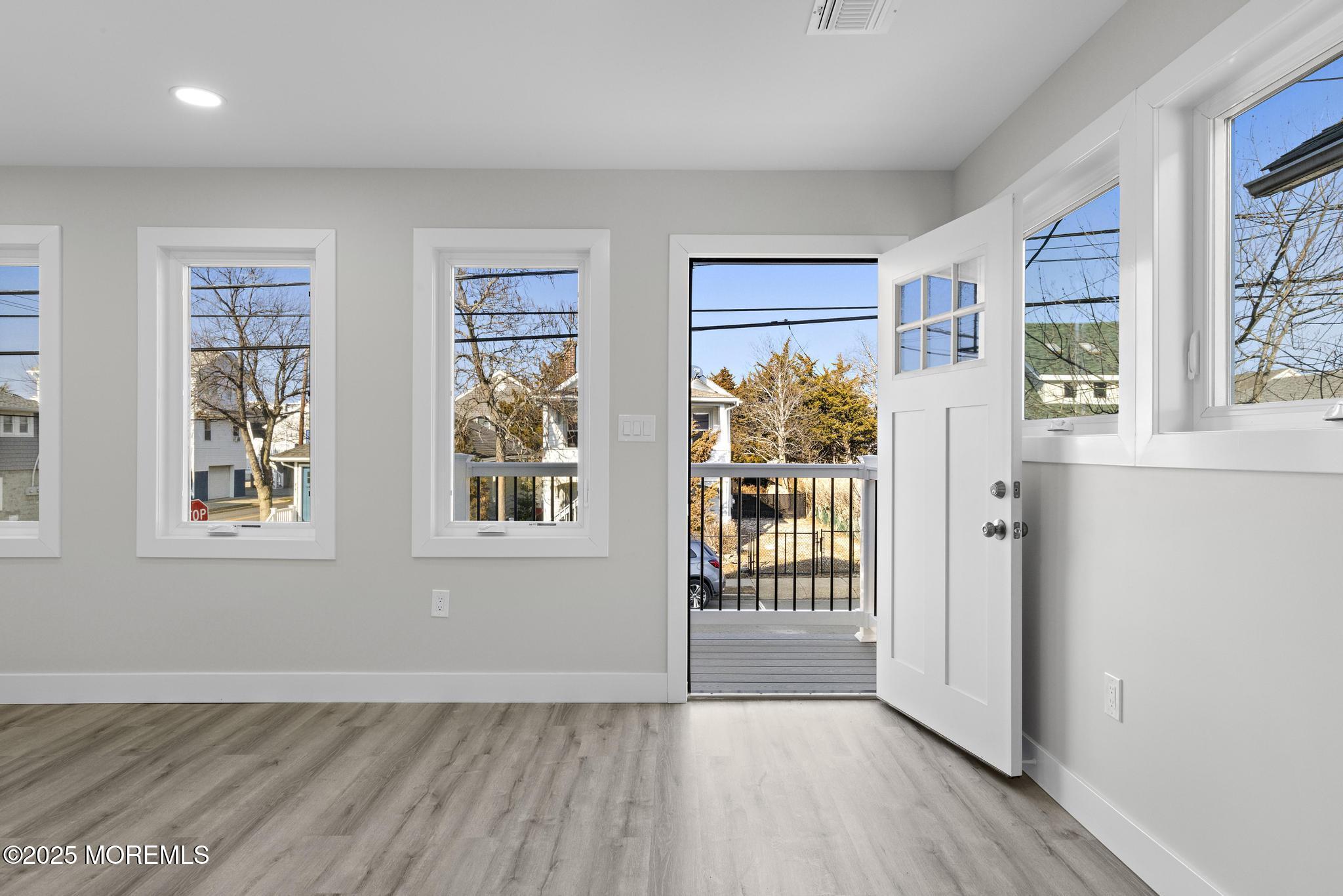 233 Dupont Avenue, 1