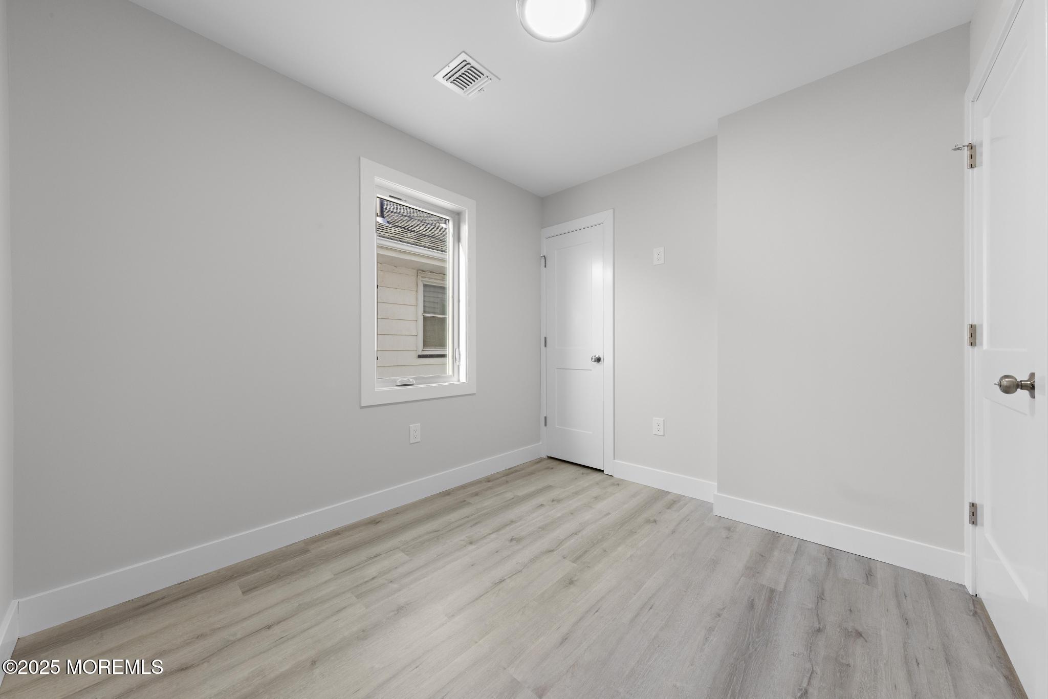 233 Dupont Avenue, 1