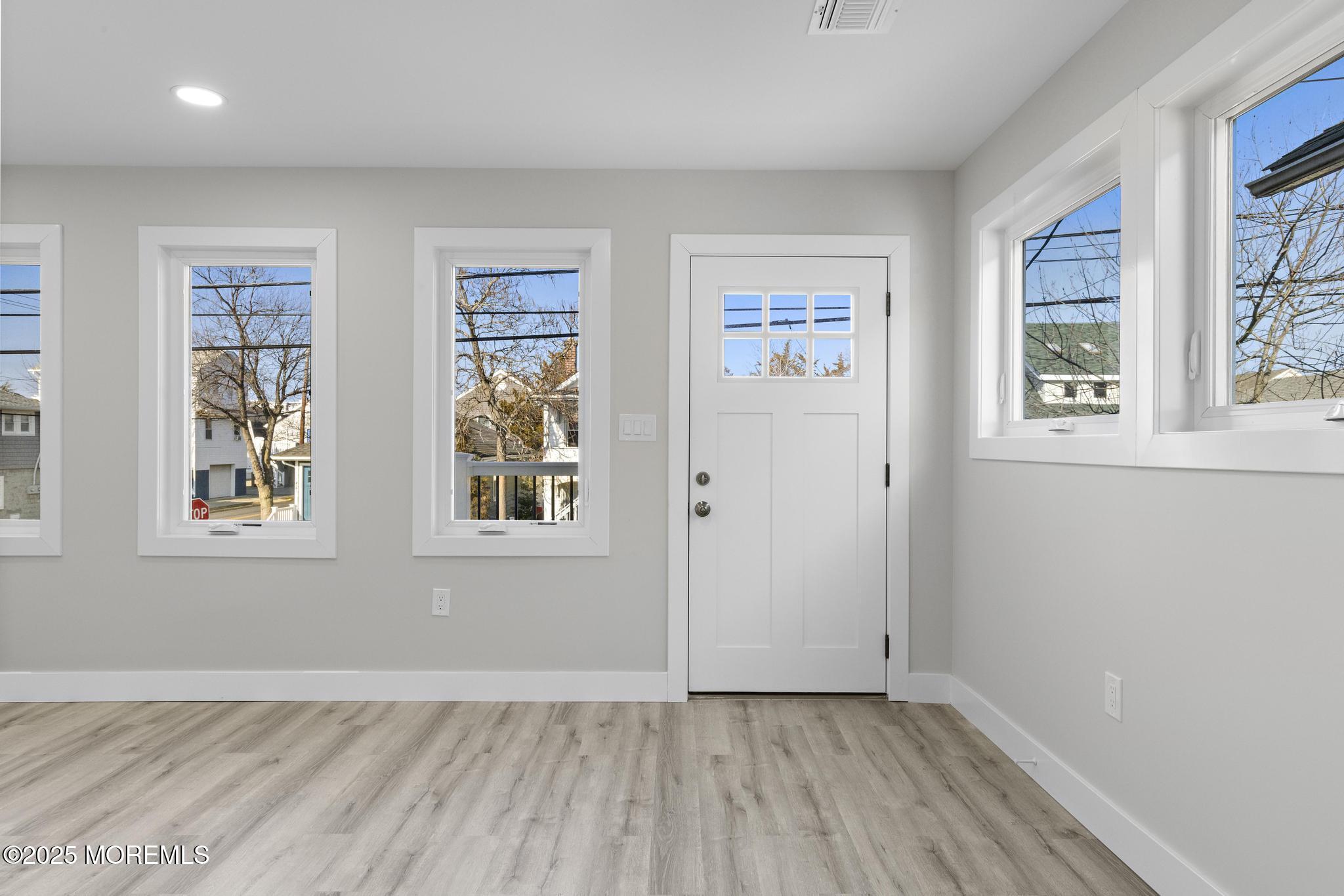 233 Dupont Avenue, 1