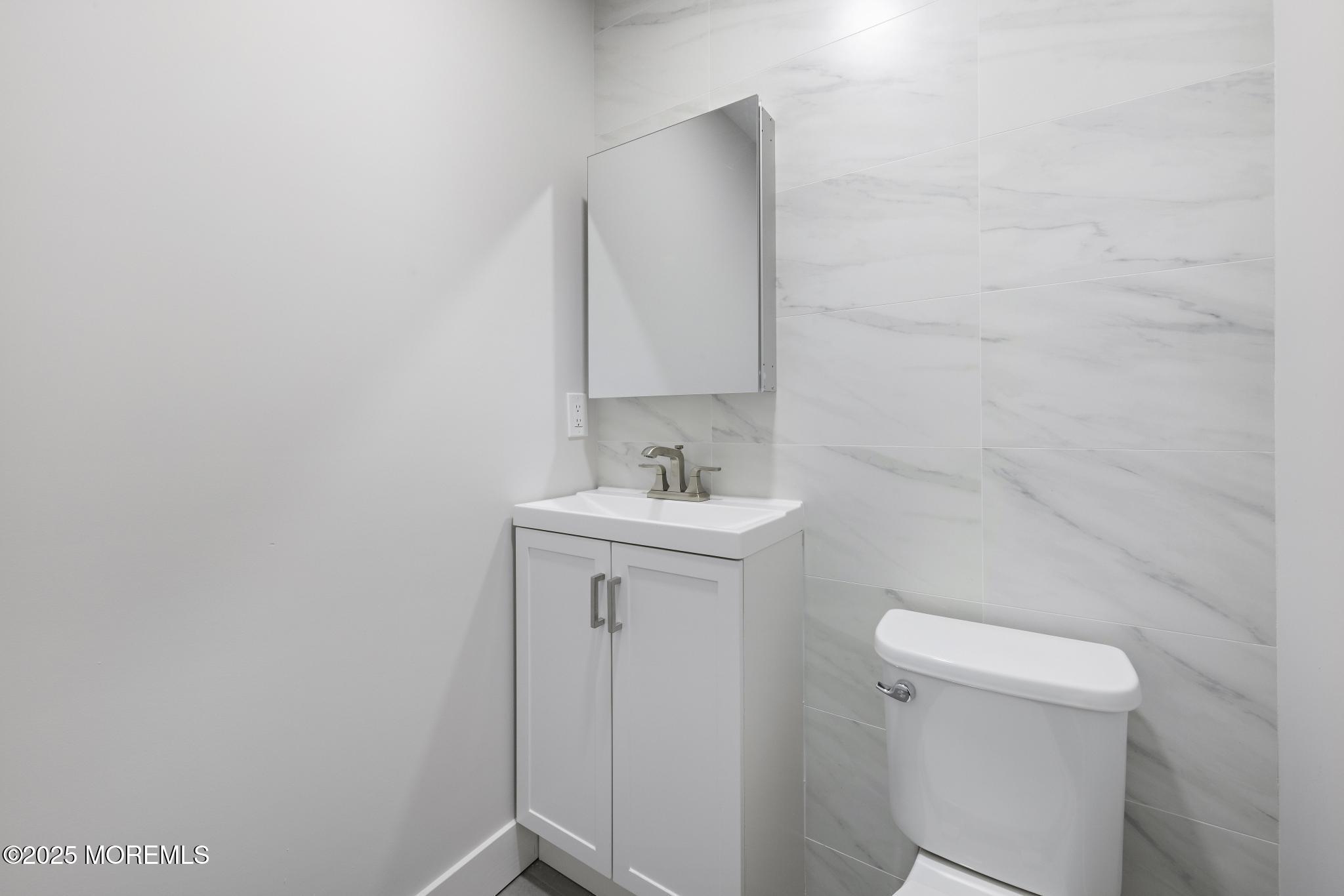 233 Dupont Avenue, 1