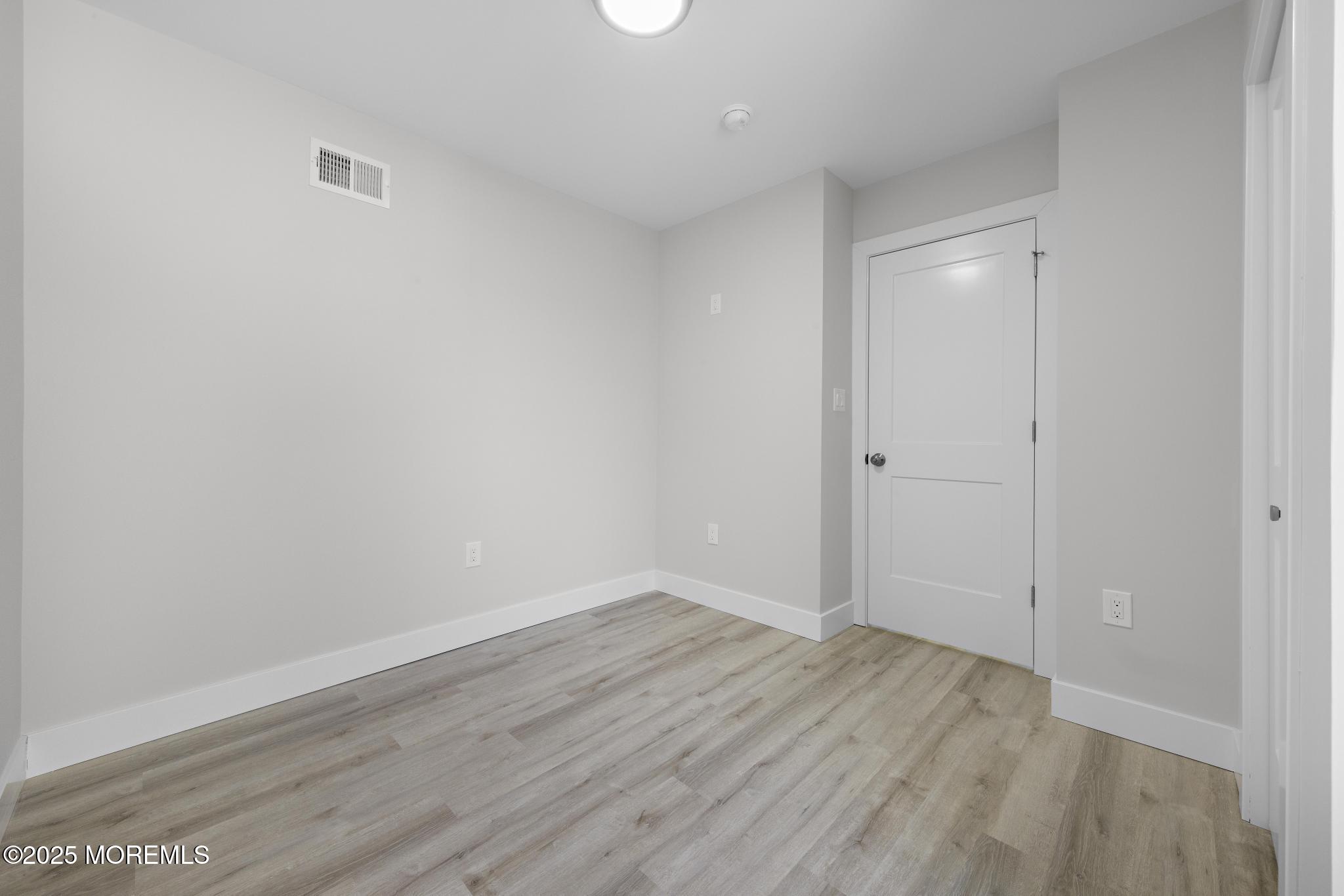 233 Dupont Avenue, 1