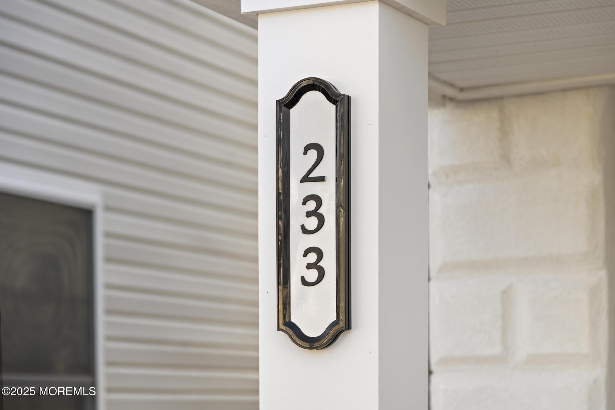 233 Dupont Avenue, 1