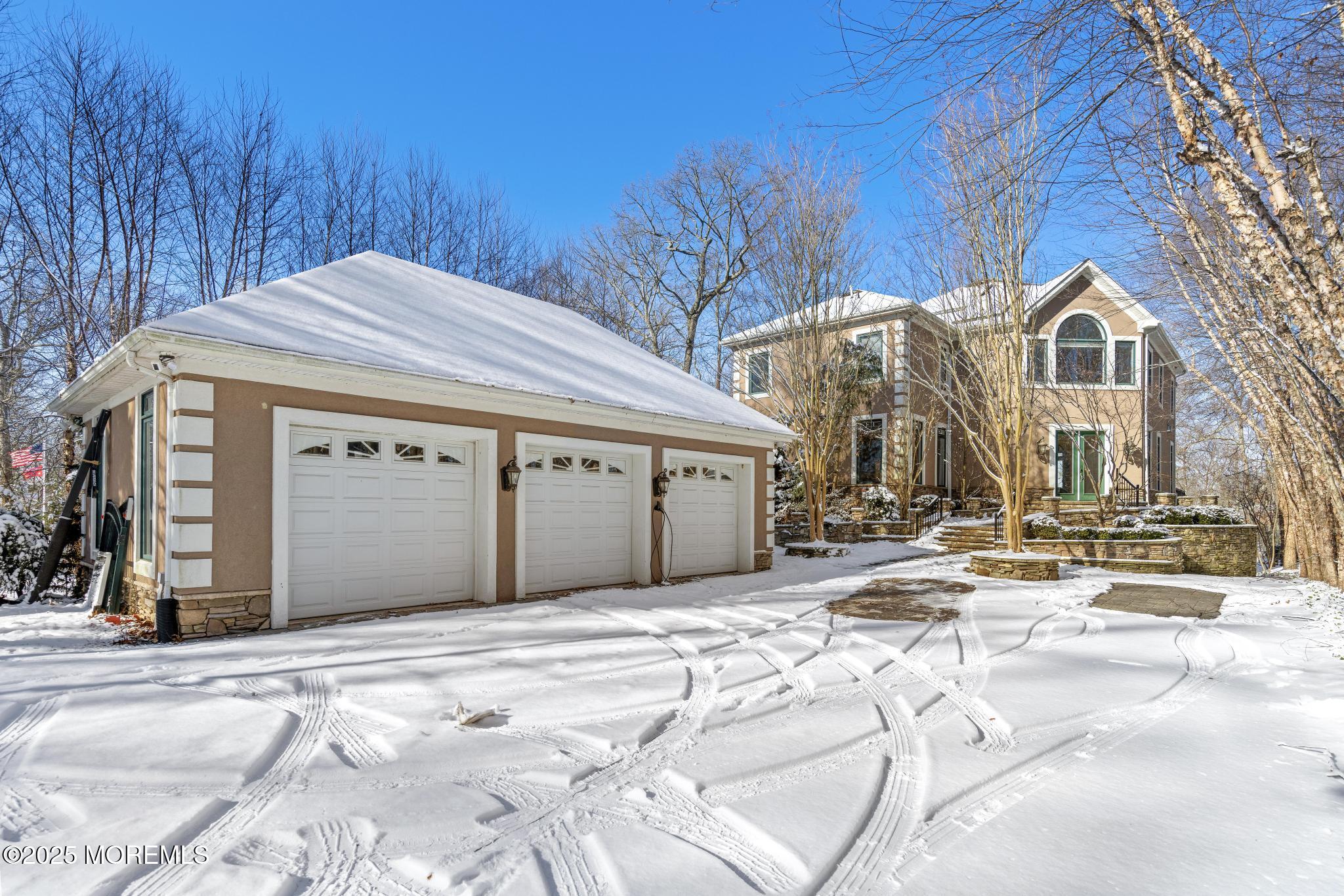 307 Lakeside Avenue