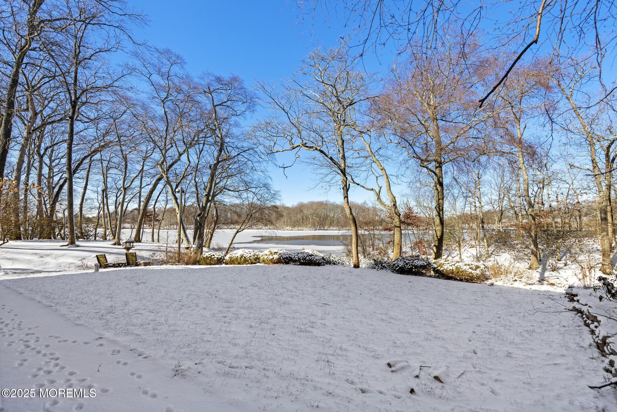 307 Lakeside Avenue
