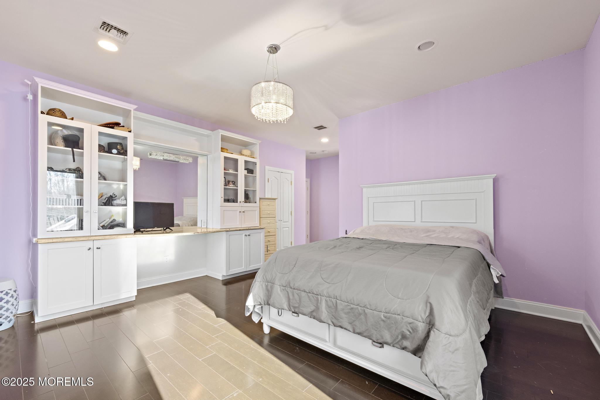 307 Lakeside Avenue