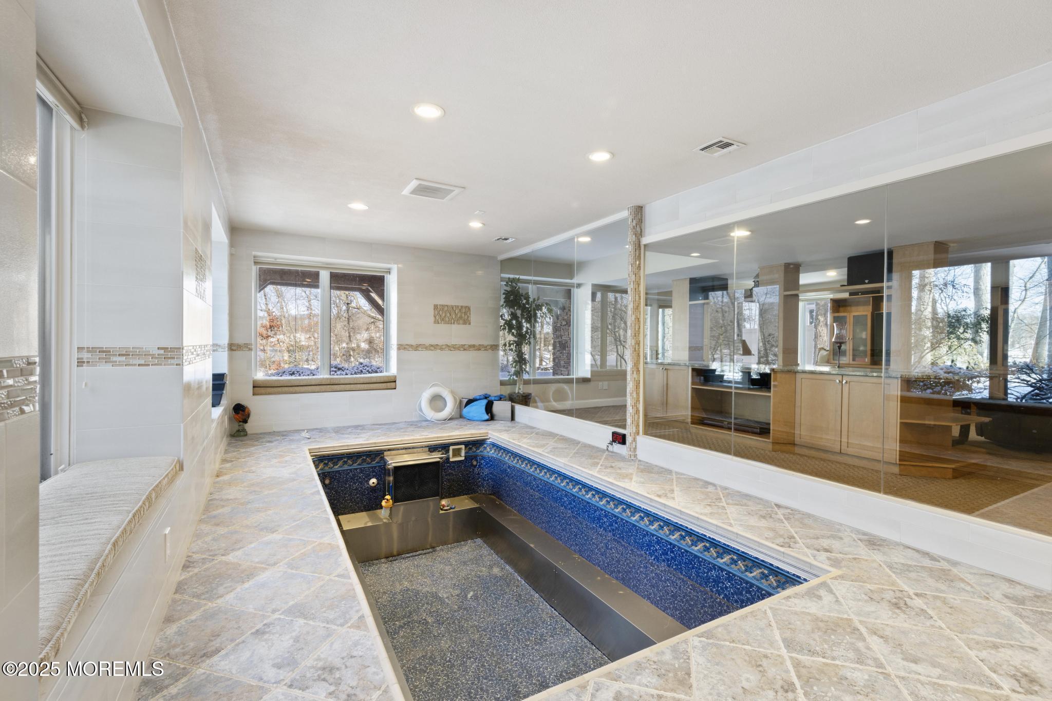 307 Lakeside Avenue