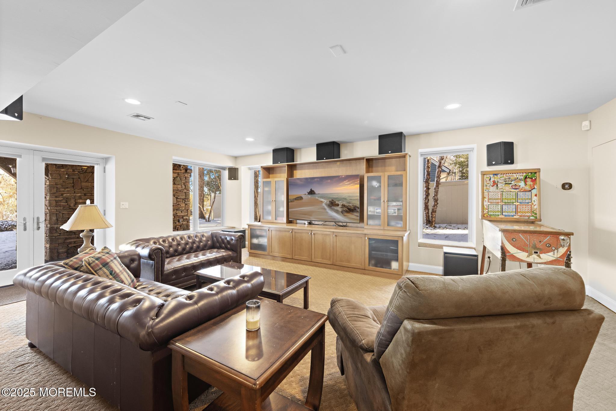 307 Lakeside Avenue