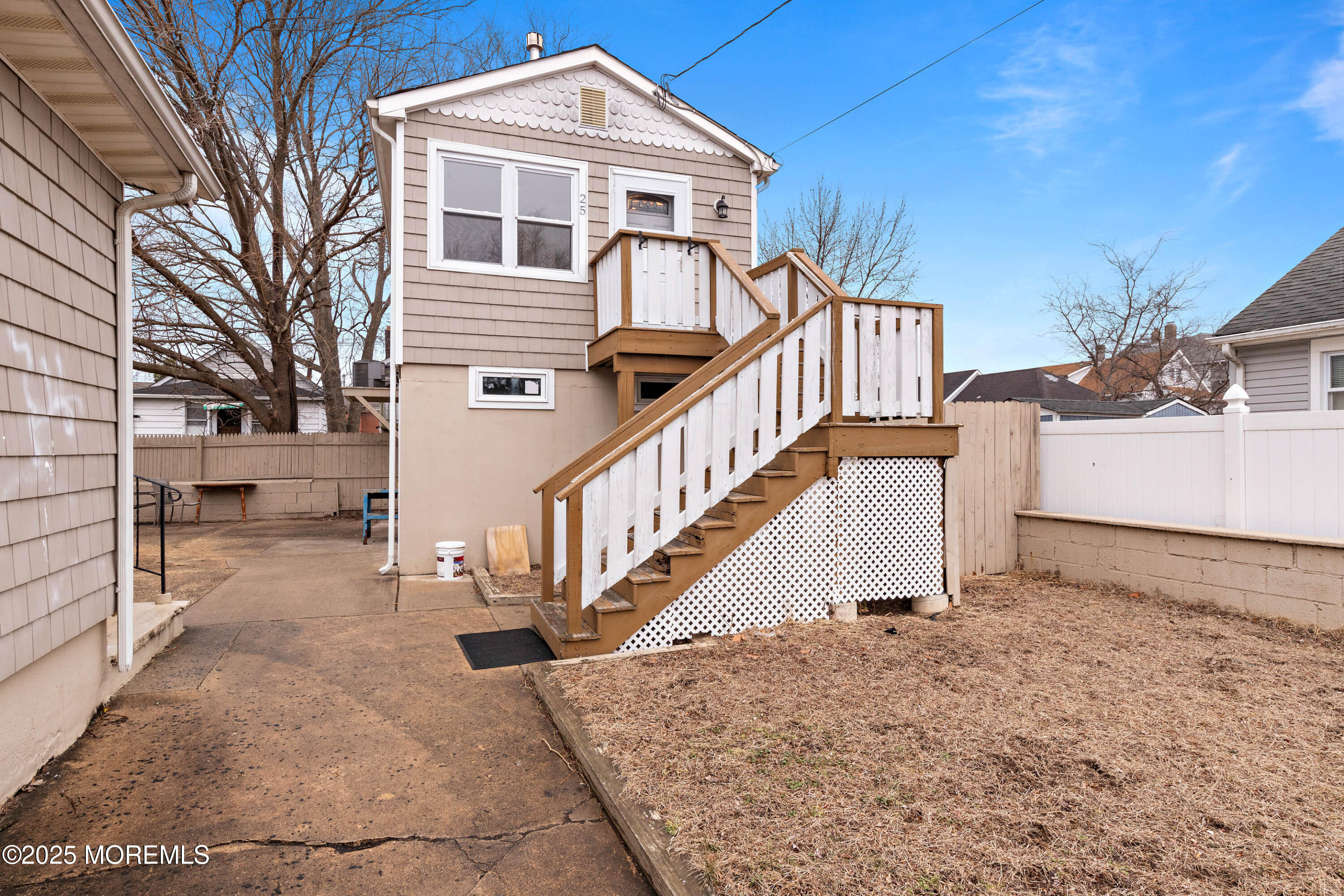 25 Oceanview Avenue, rear