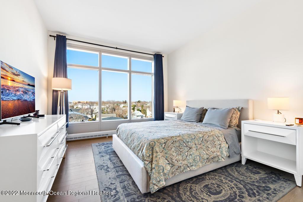 15 Morris Avenue, 422