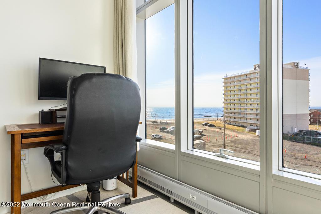 15 Morris Avenue, 422