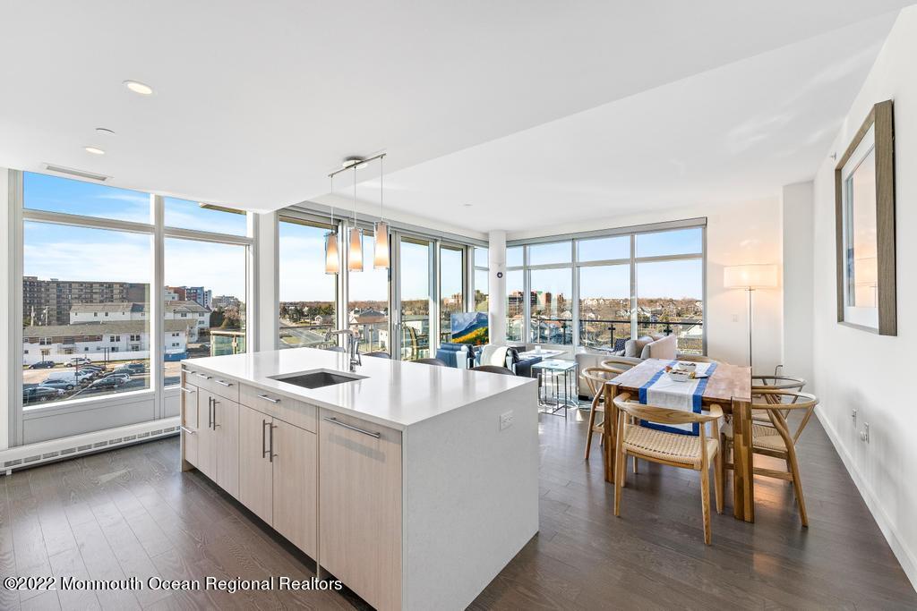 15 Morris Avenue, 422