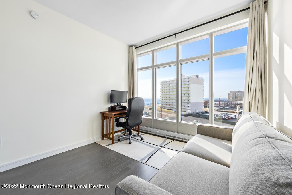 15 Morris Avenue, 422