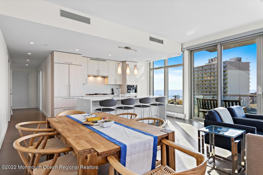 15 Morris Avenue, 422