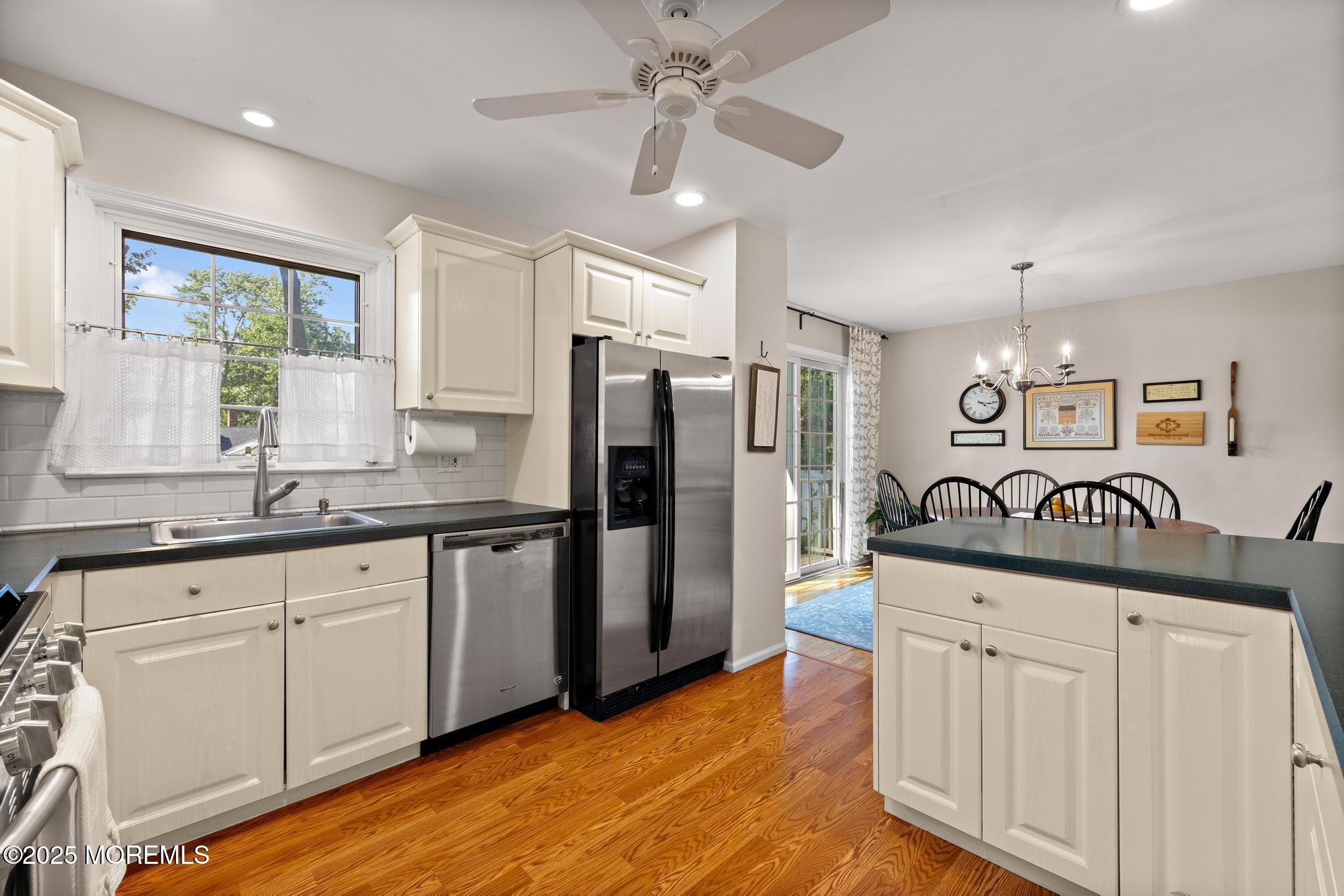 77 Pineland Road