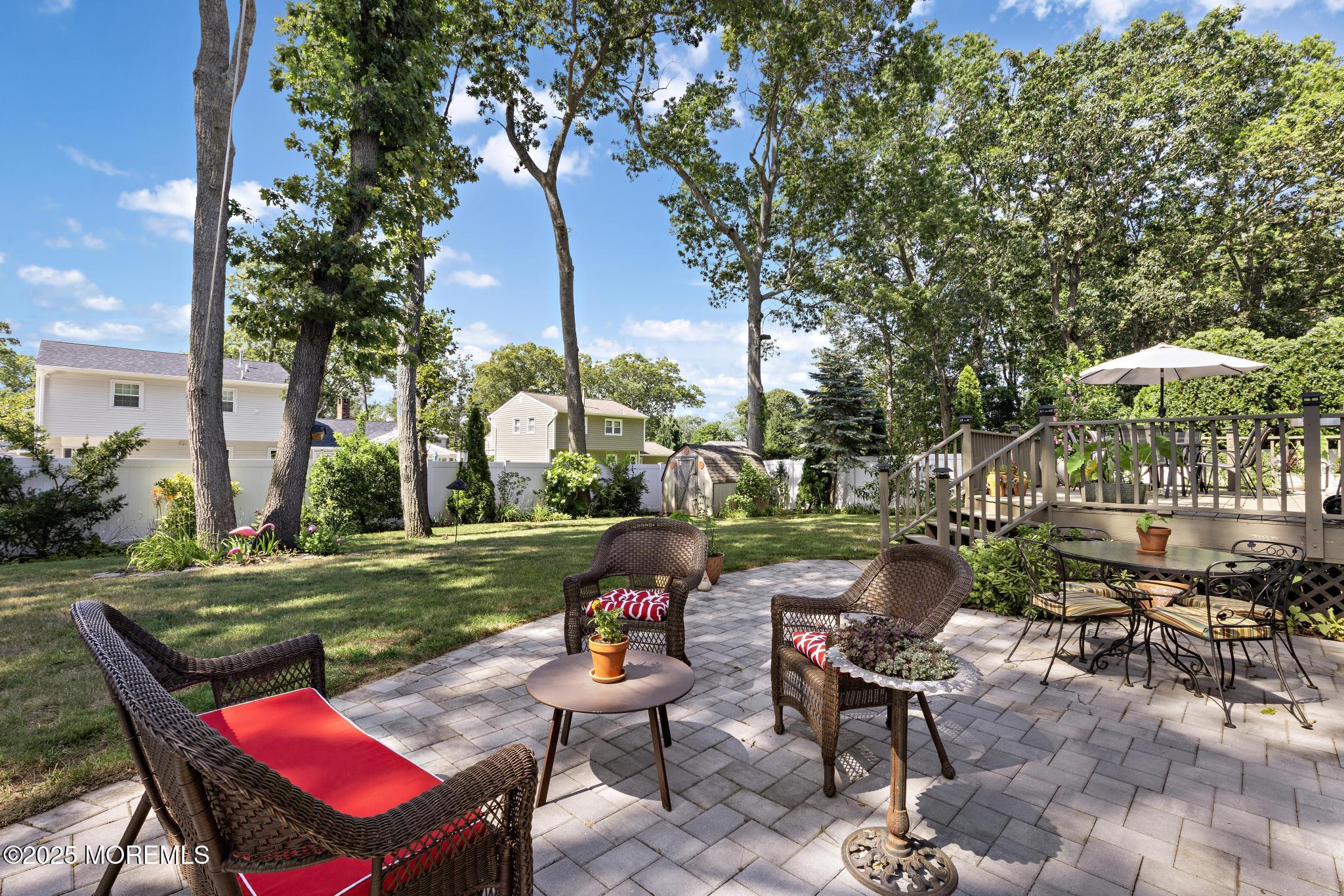 77 Pineland Road