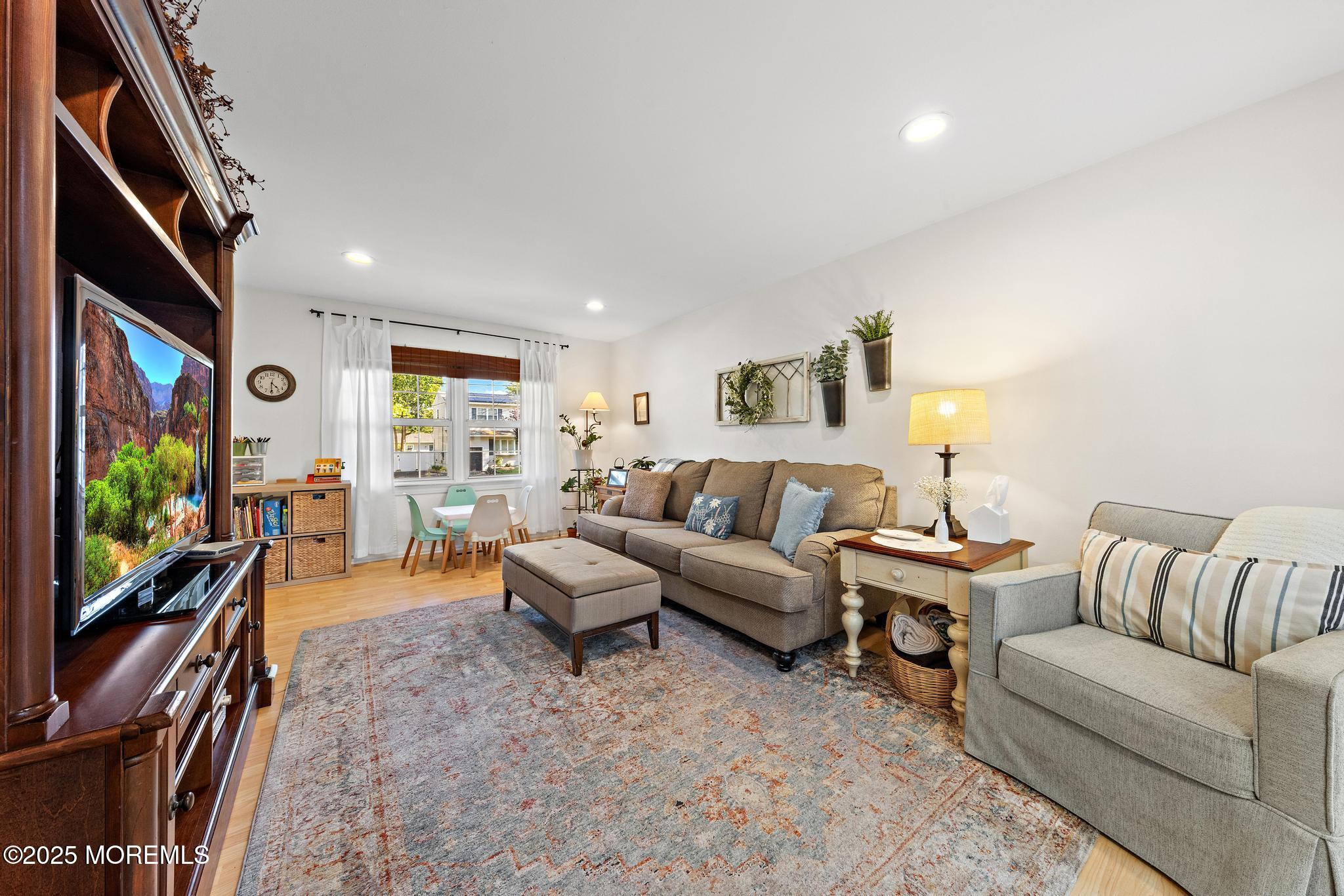 77 Pineland Road