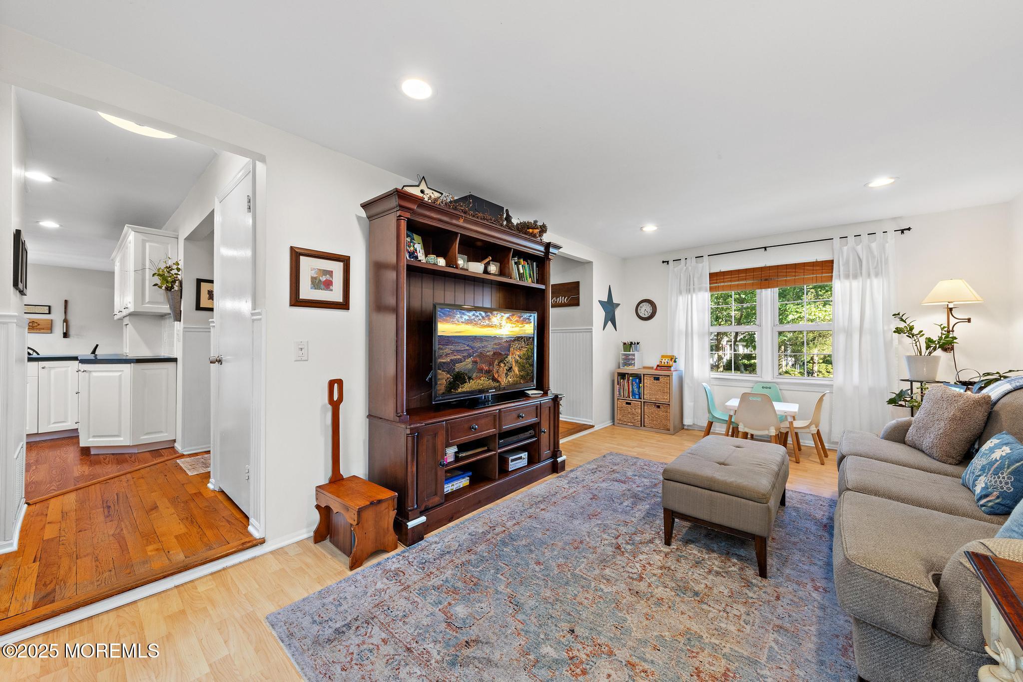 77 Pineland Road