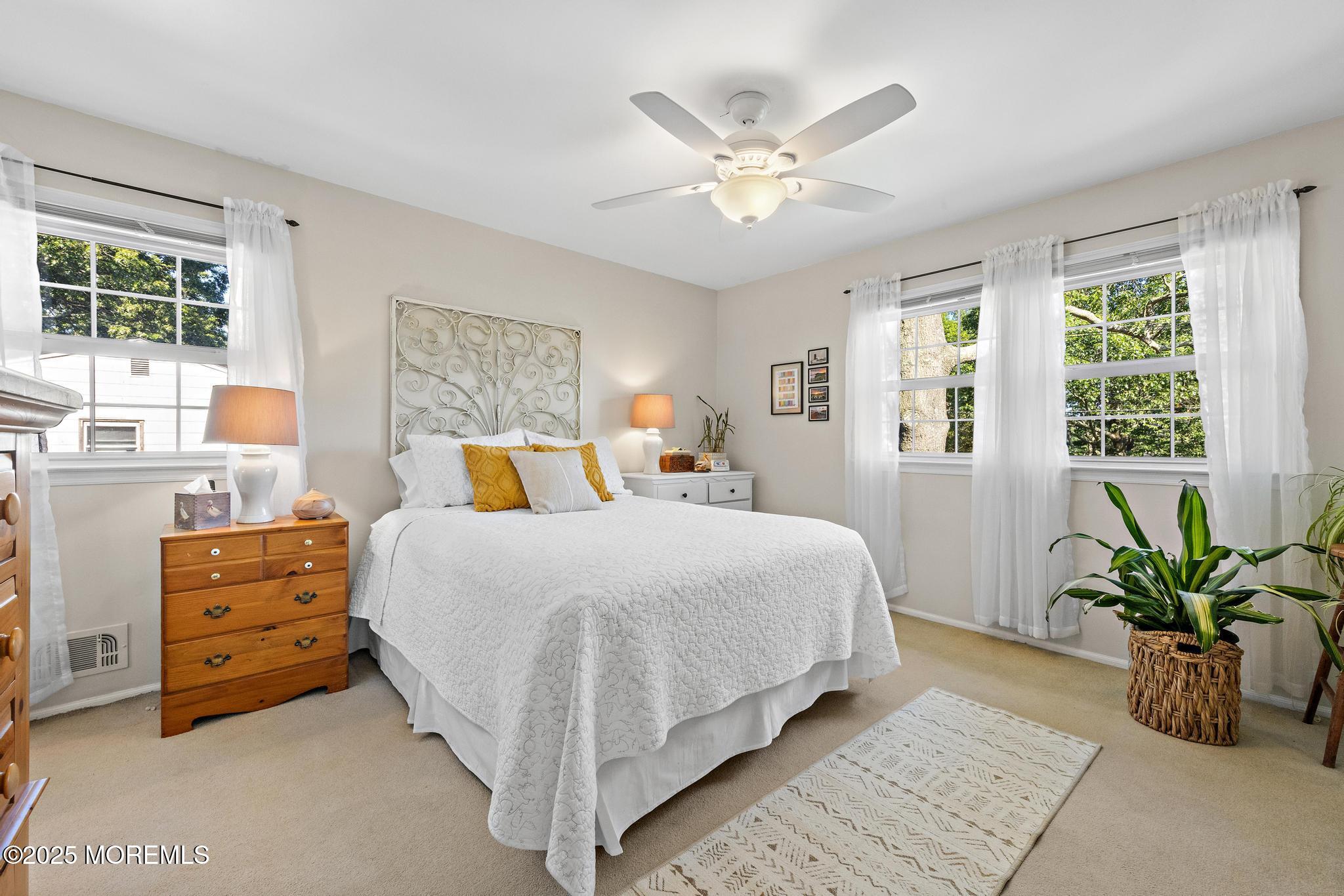77 Pineland Road