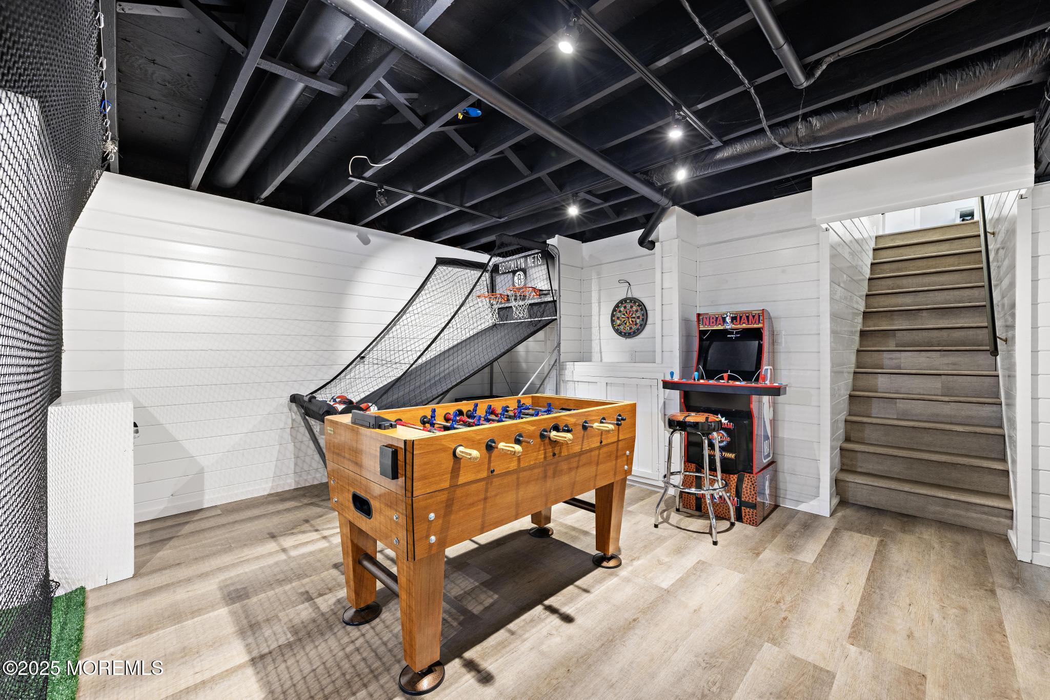 6 Cobblestone Court
