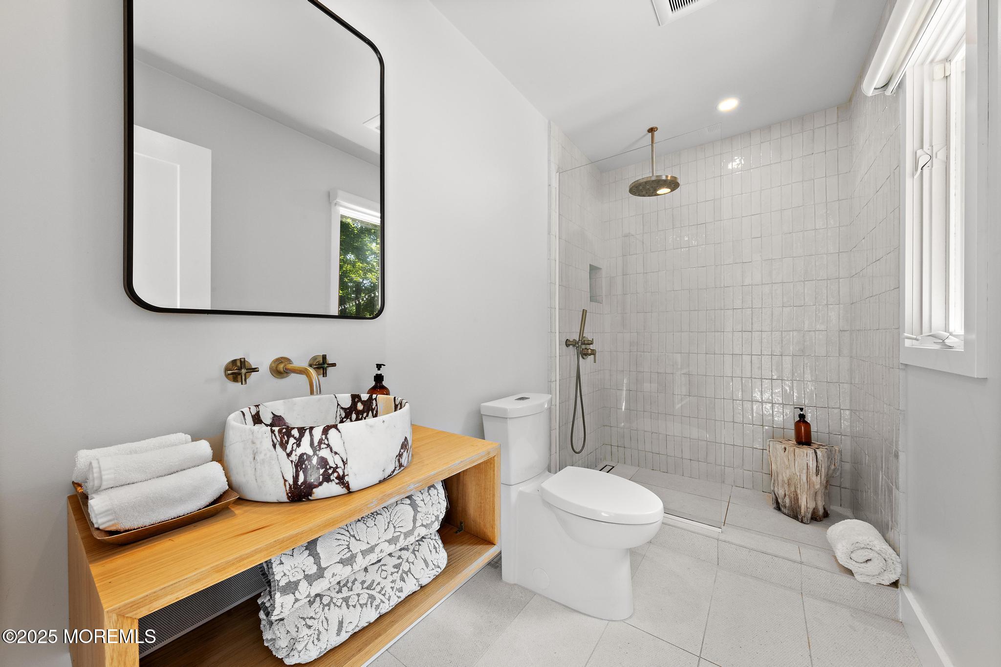 6 Cobblestone Court