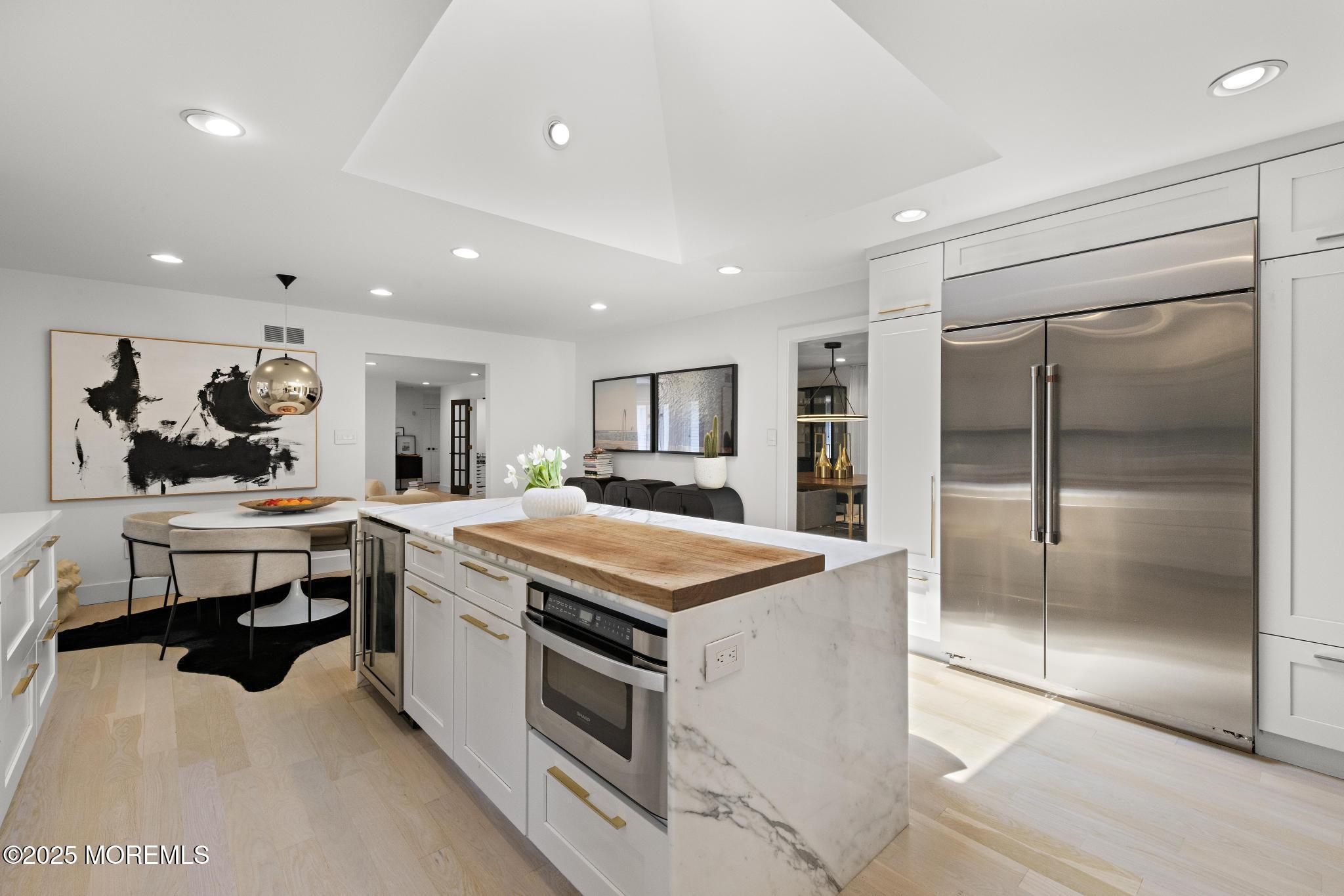 6 Cobblestone Court