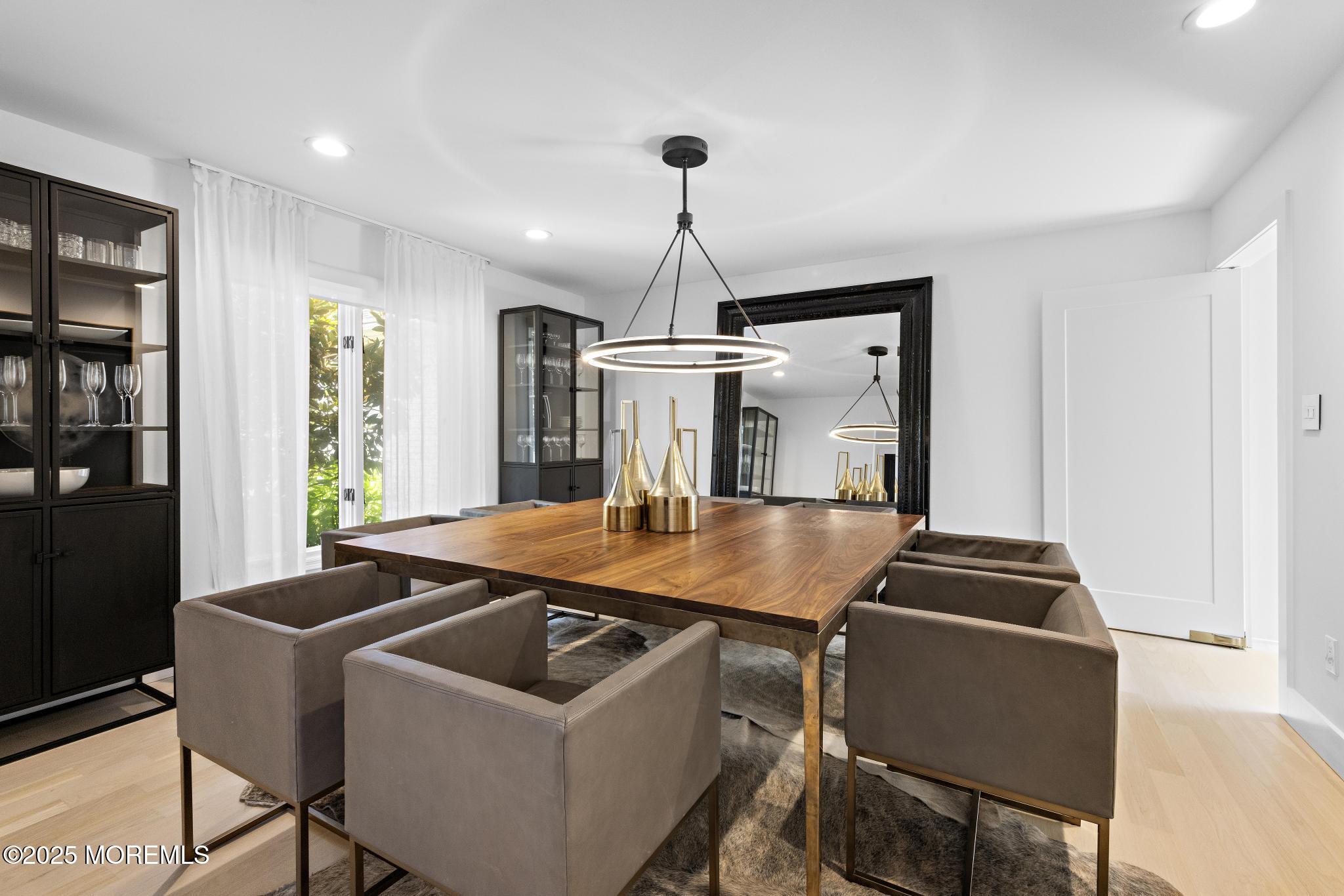 6 Cobblestone Court