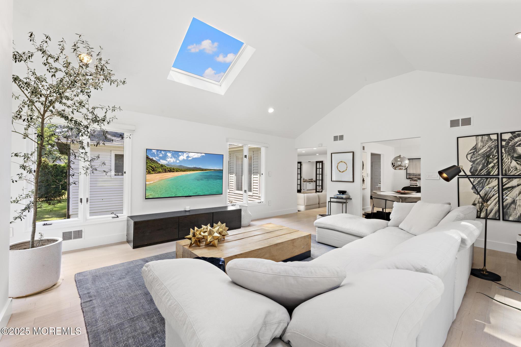 6 Cobblestone Court